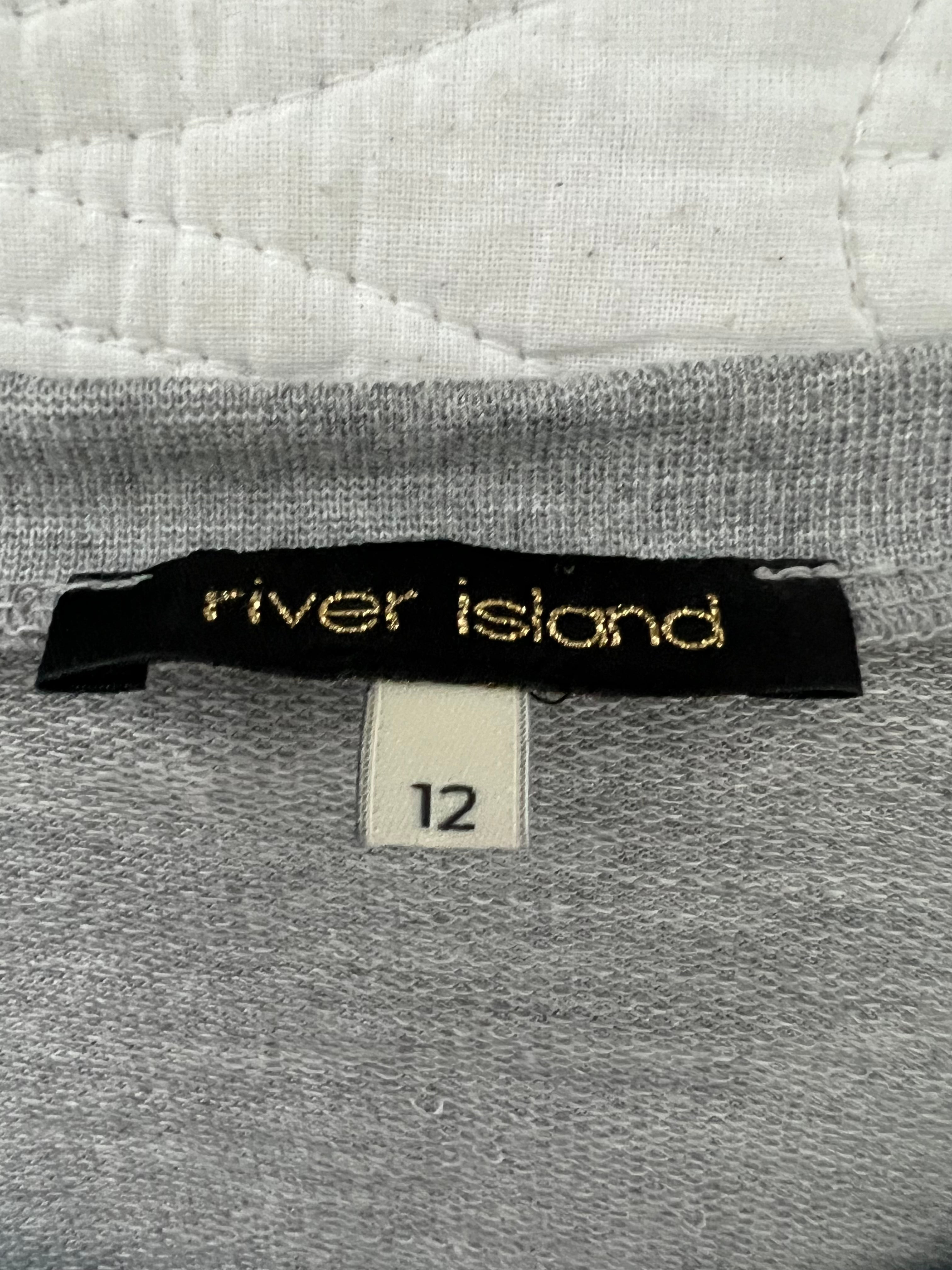 3/4 sleeve grey top