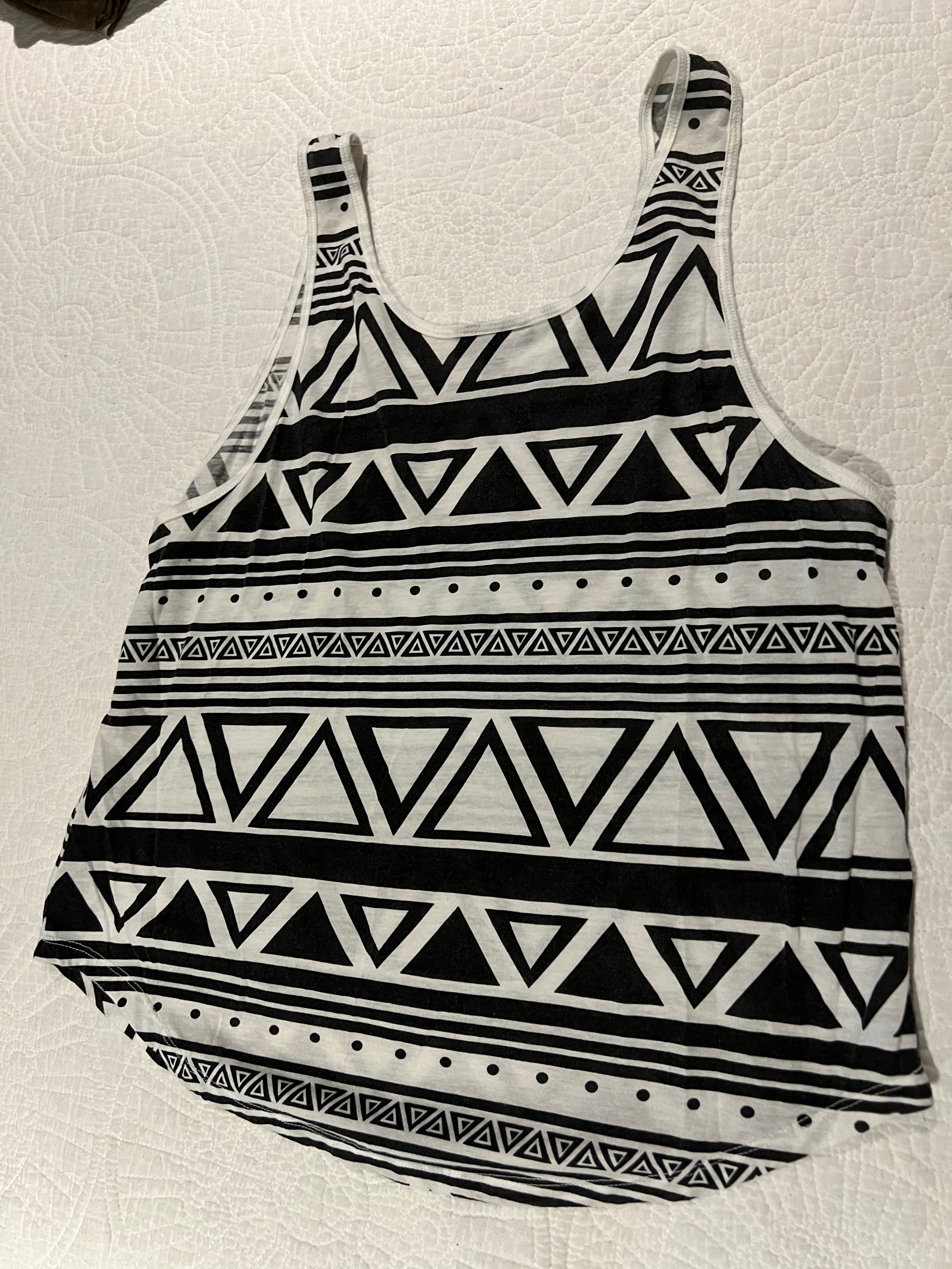 Black/White top