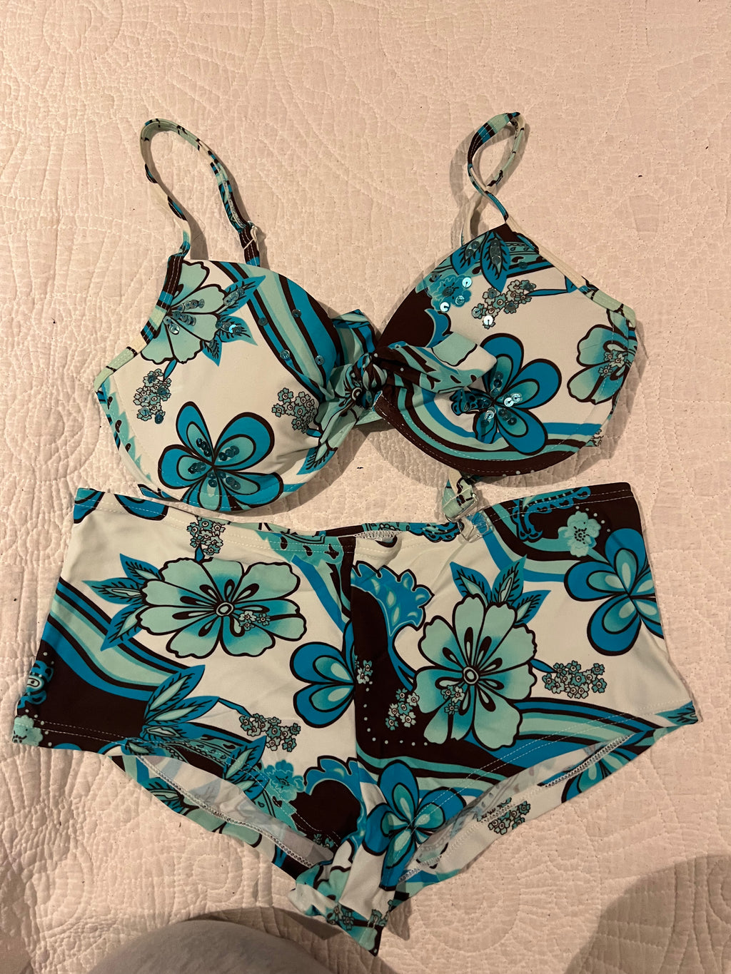 Blue/white short and bra swim wear