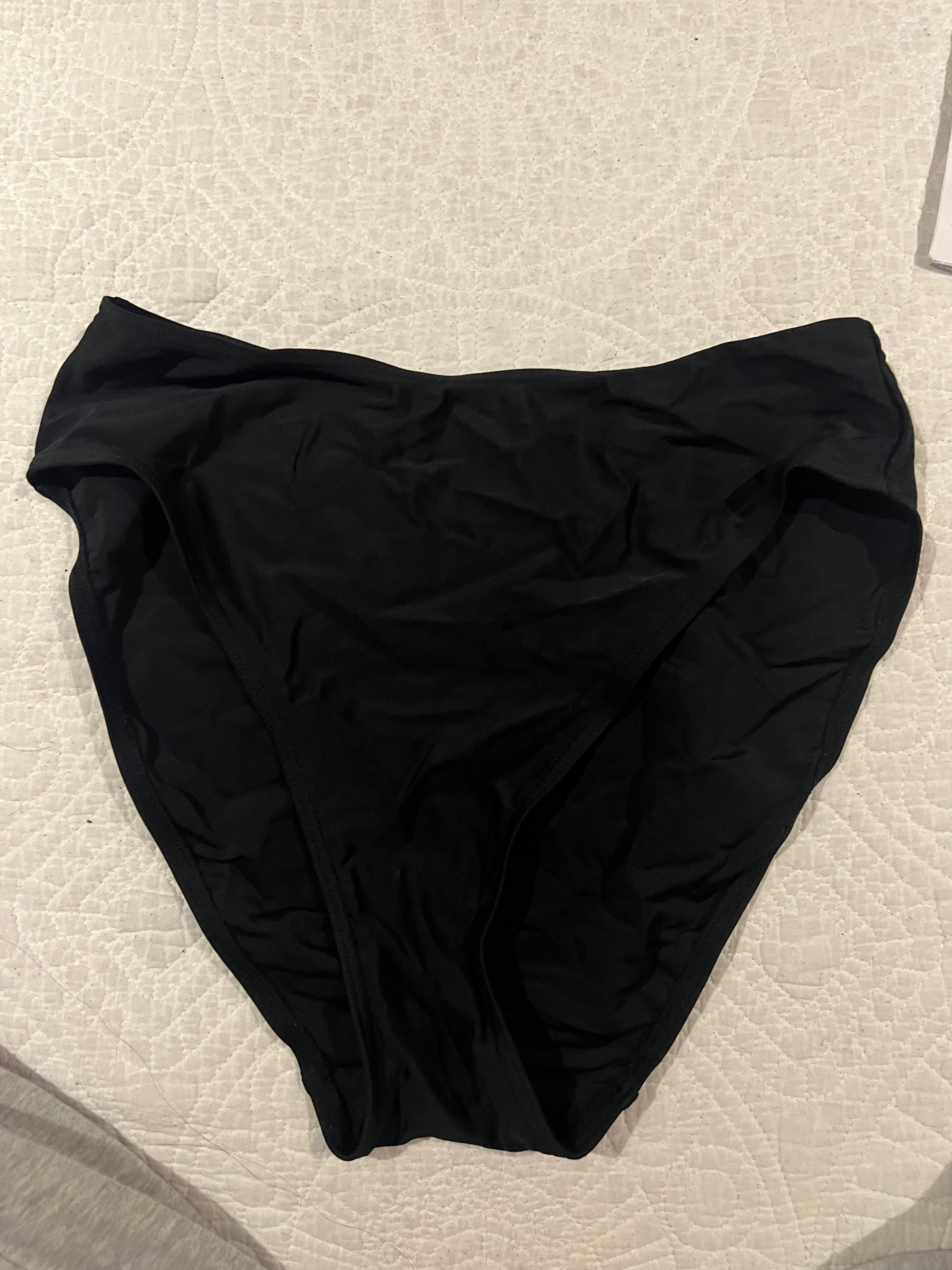 Black bottoms