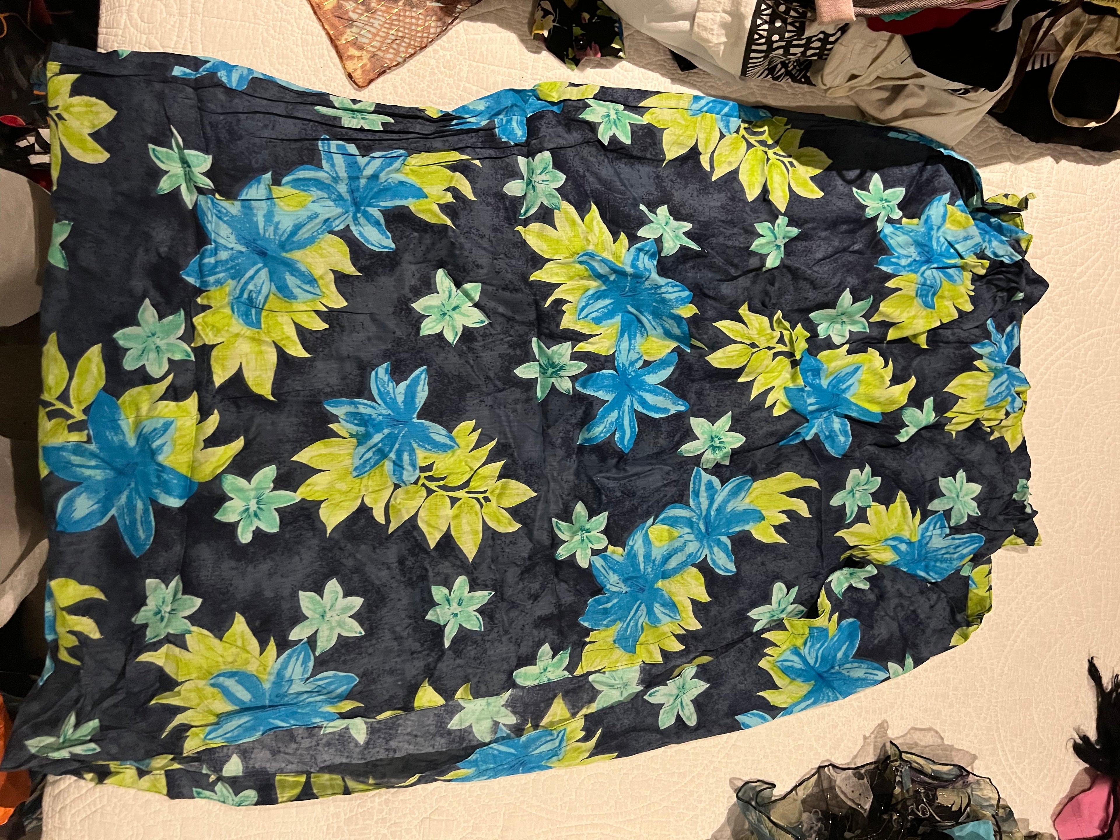 Flower patterned shawl
