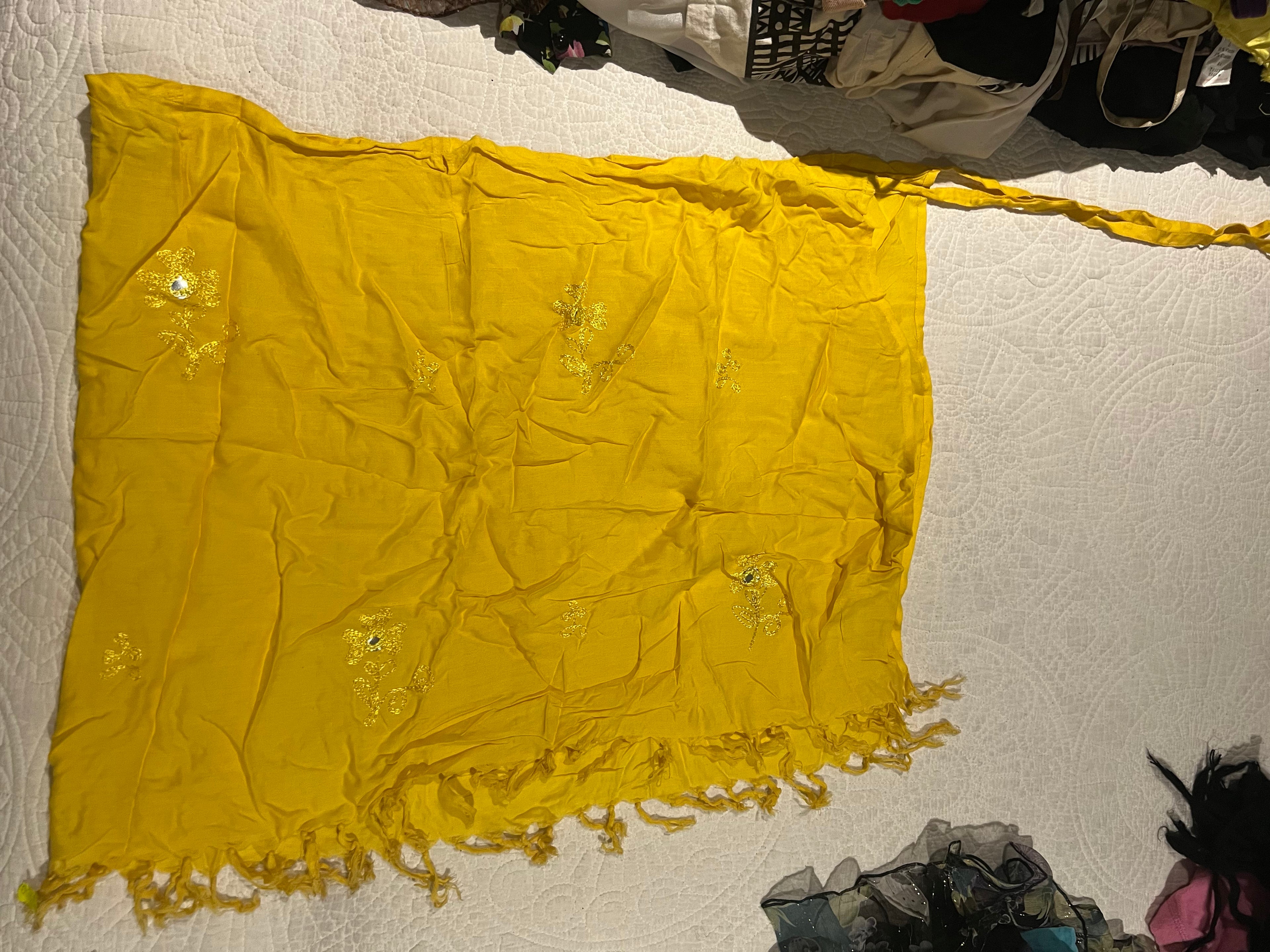 Tie up yellow skirt / Cover up