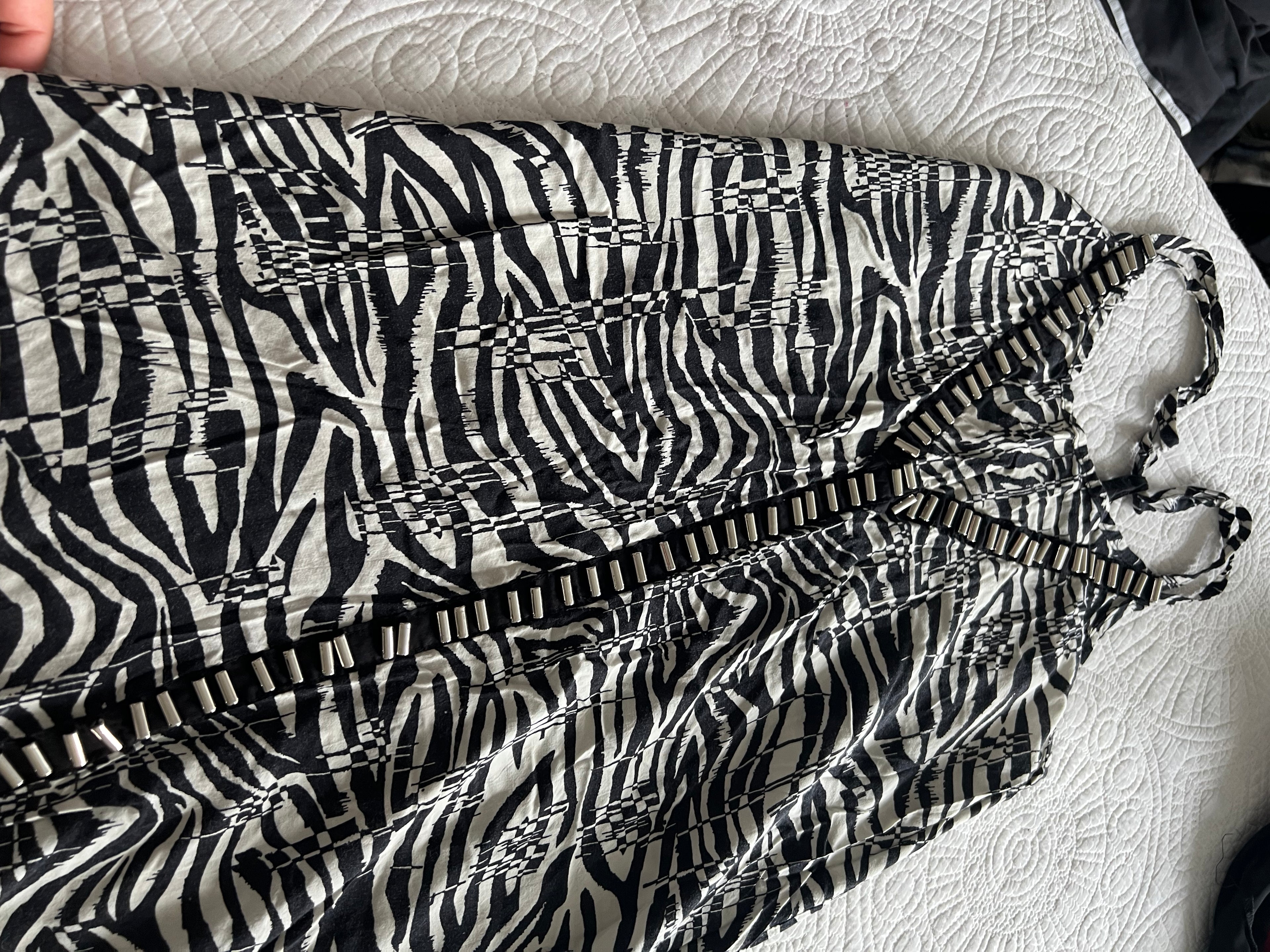 Black/white top with beads