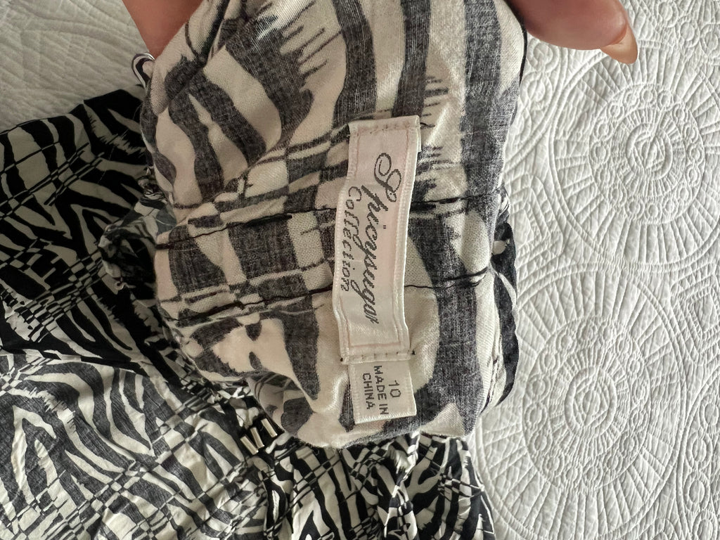 Black/white top with beads