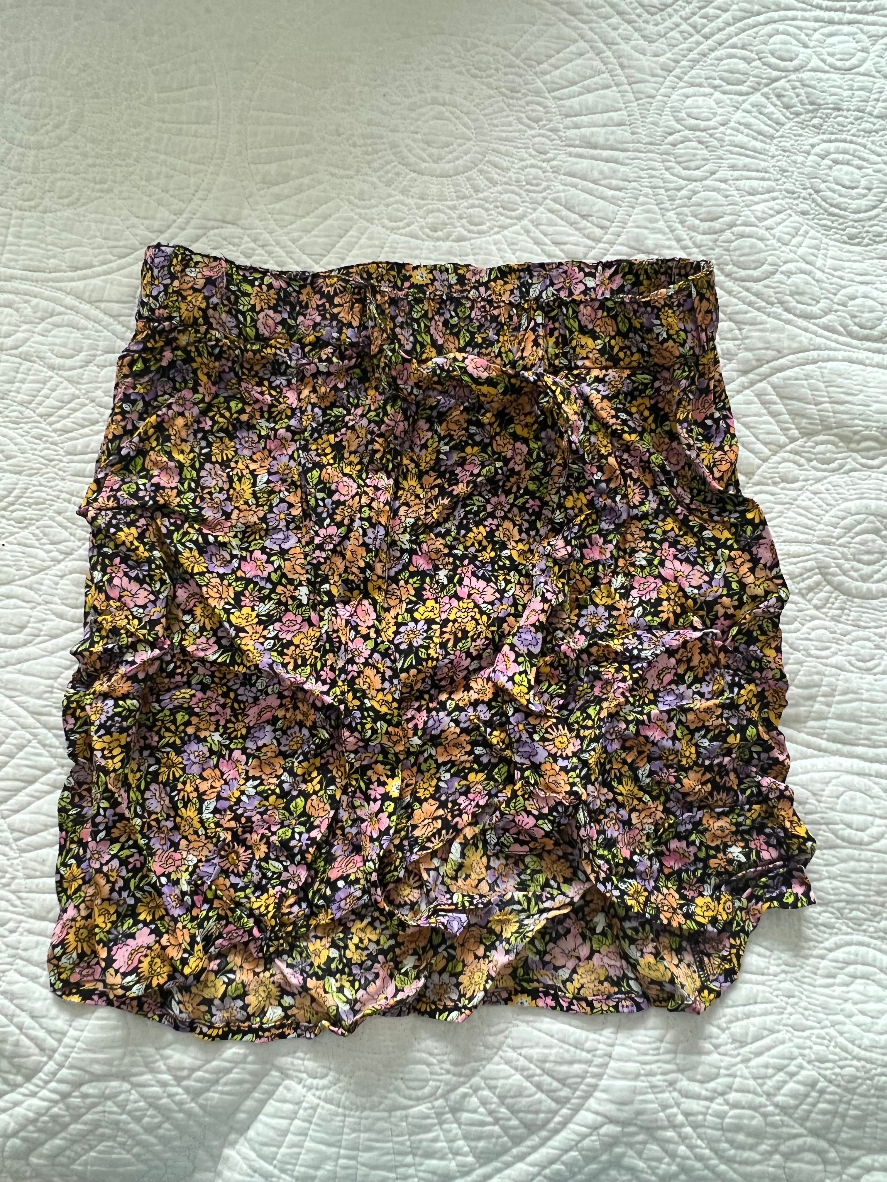 Mini flower print skirt