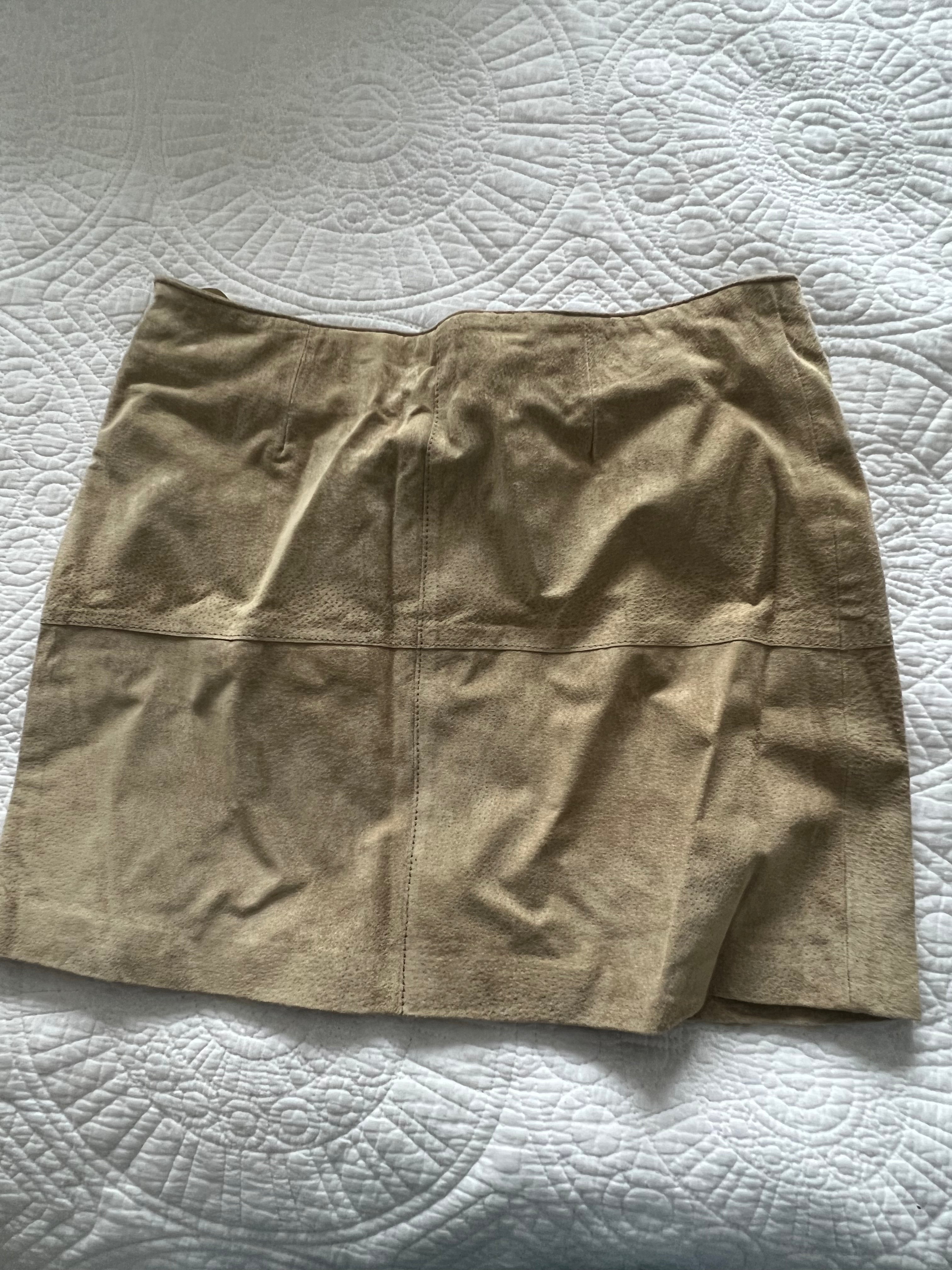 Beige mini skirt