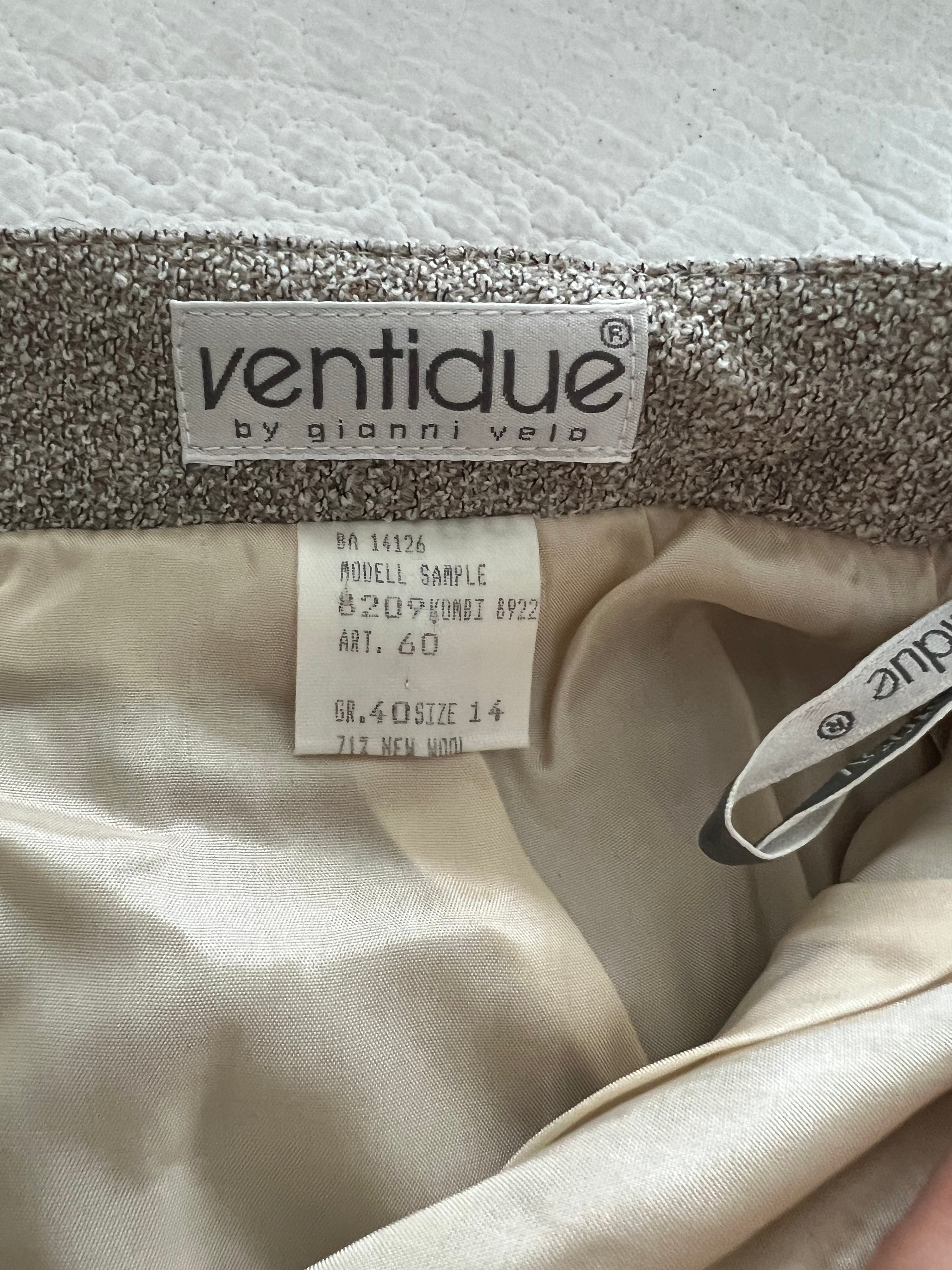 Beige mini skirt
