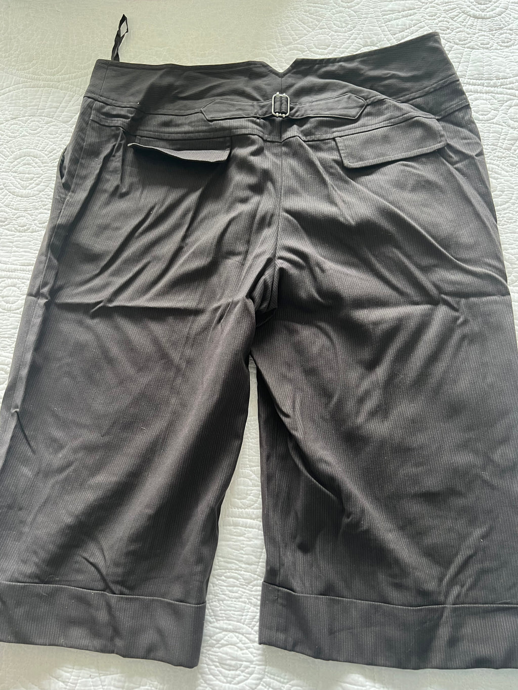 Brown 1/4 length shorts