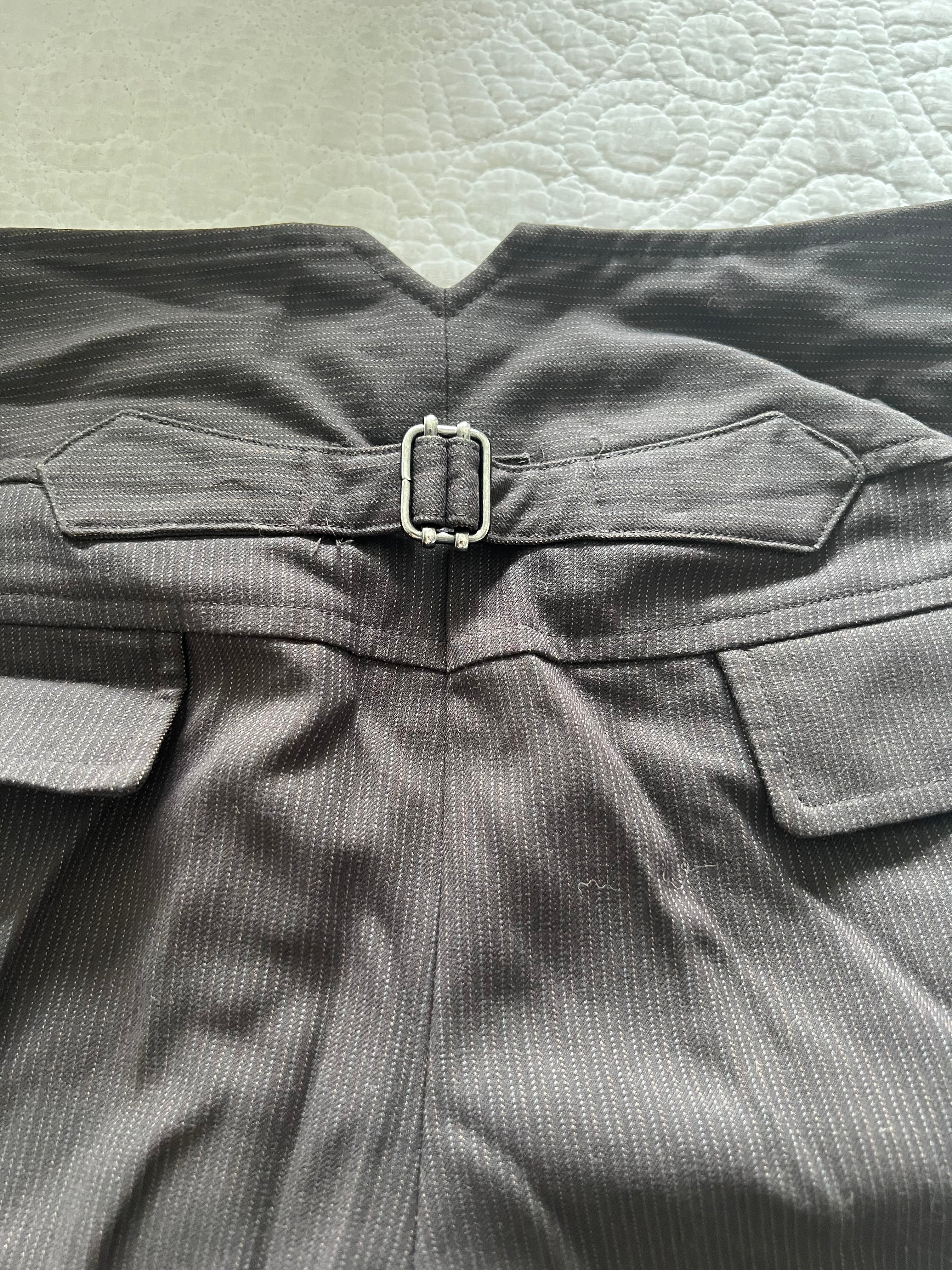 Brown 1/4 length shorts