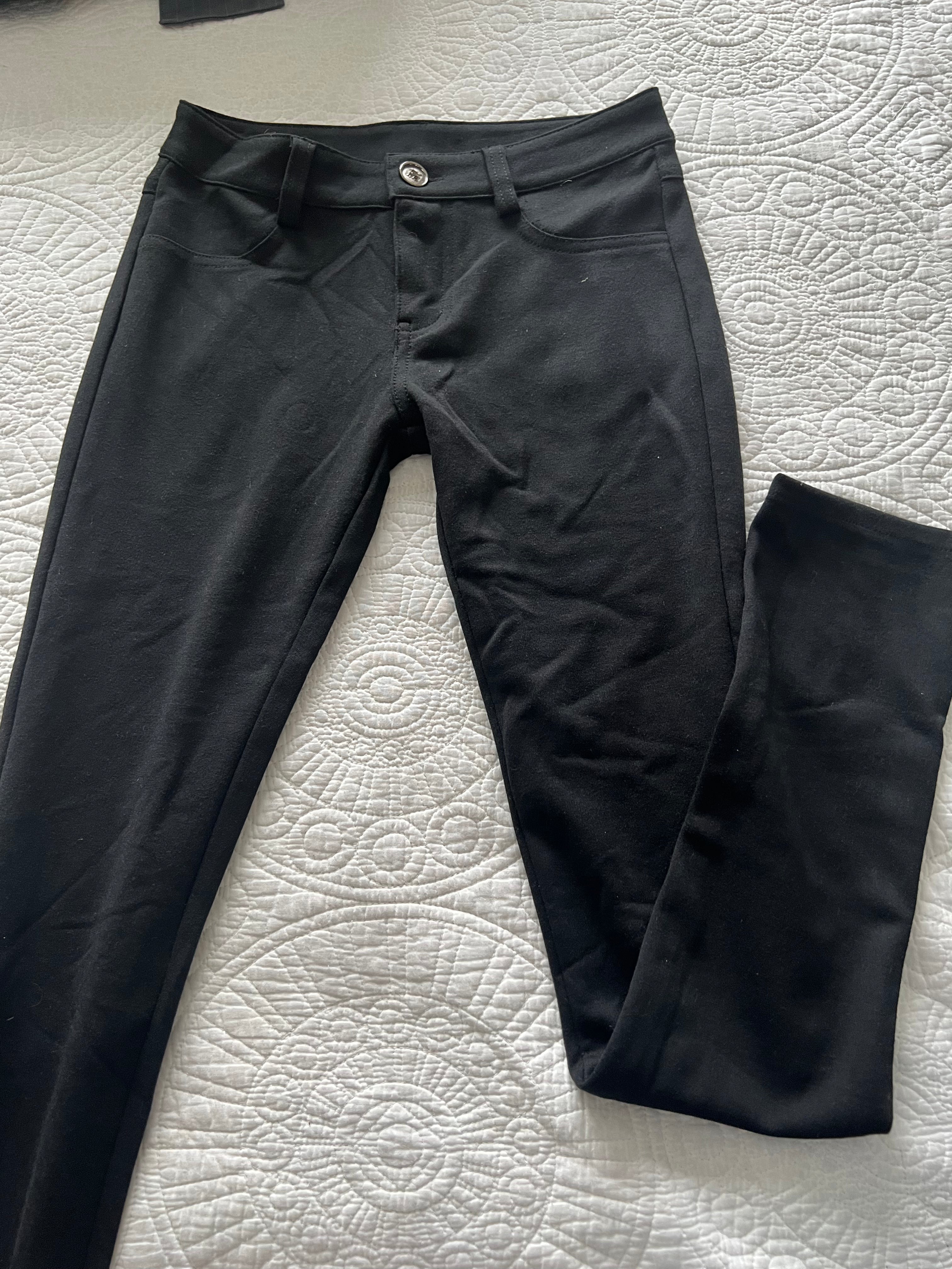 Black skinny trousers