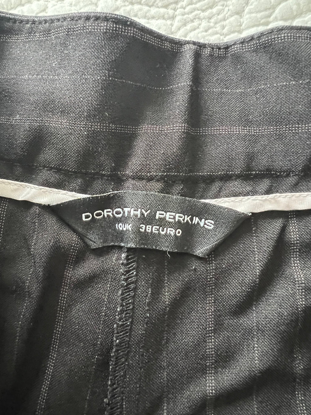 Black stripped trousers
