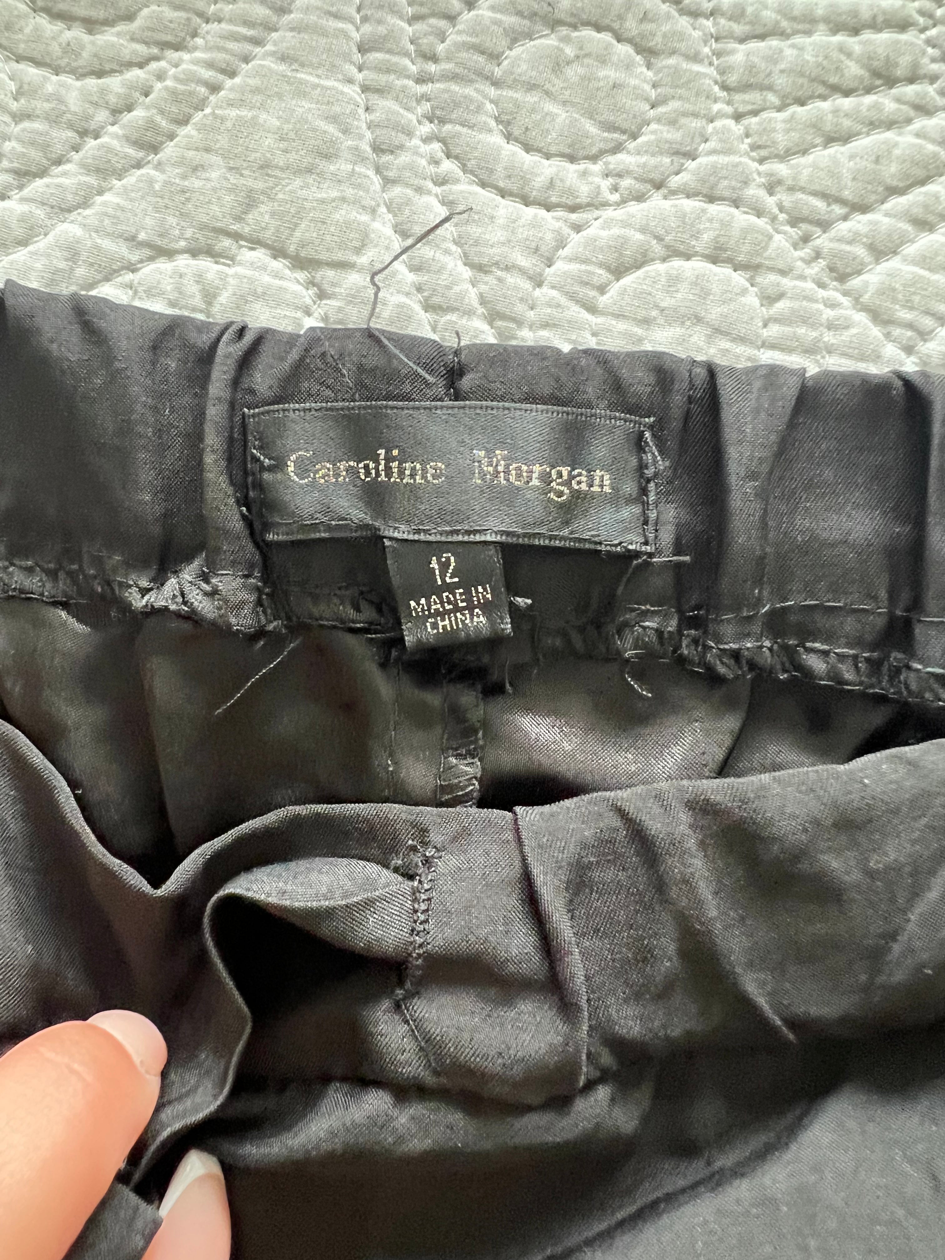 1/4 length black trousers