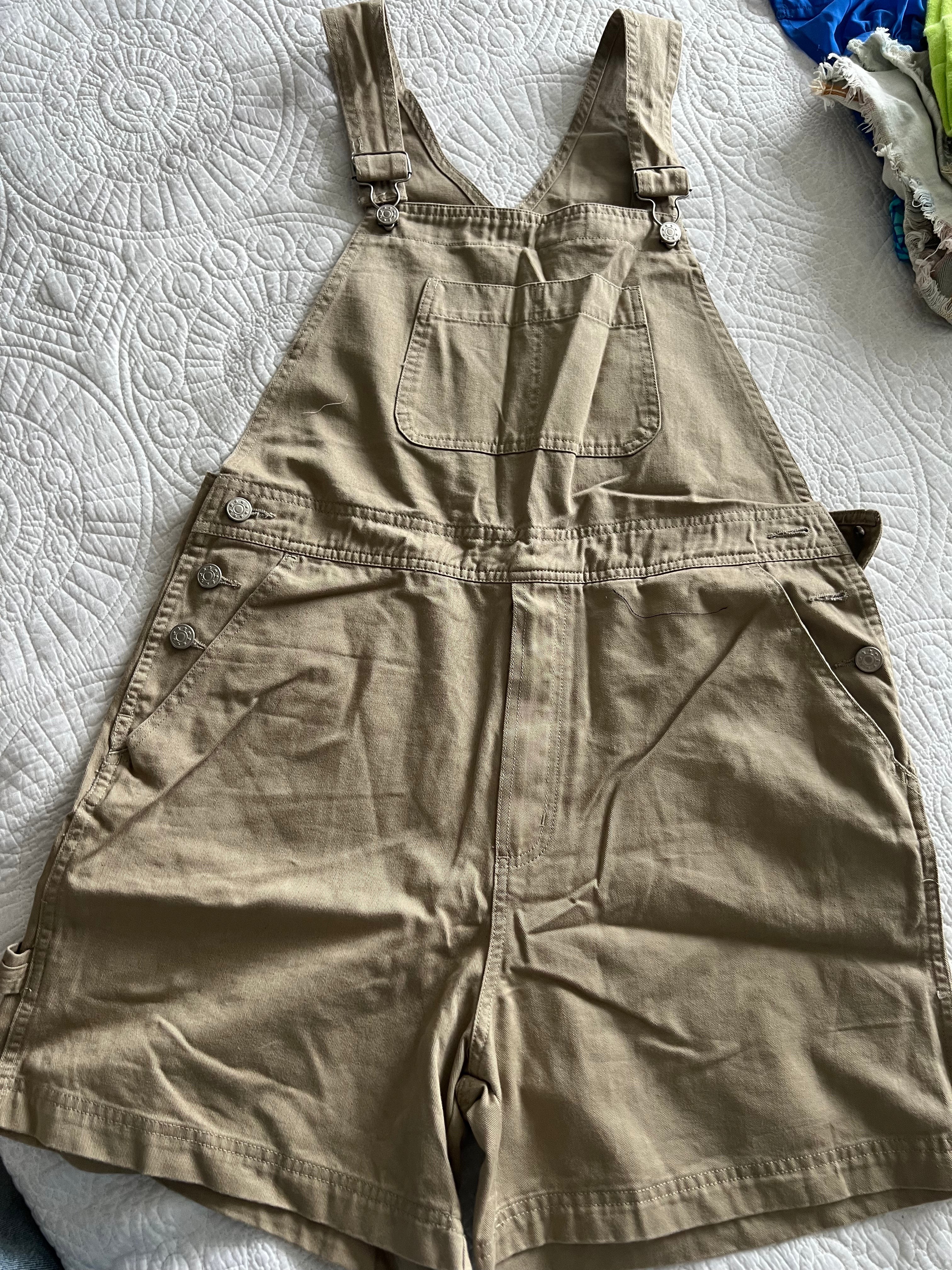 Nude dungarees