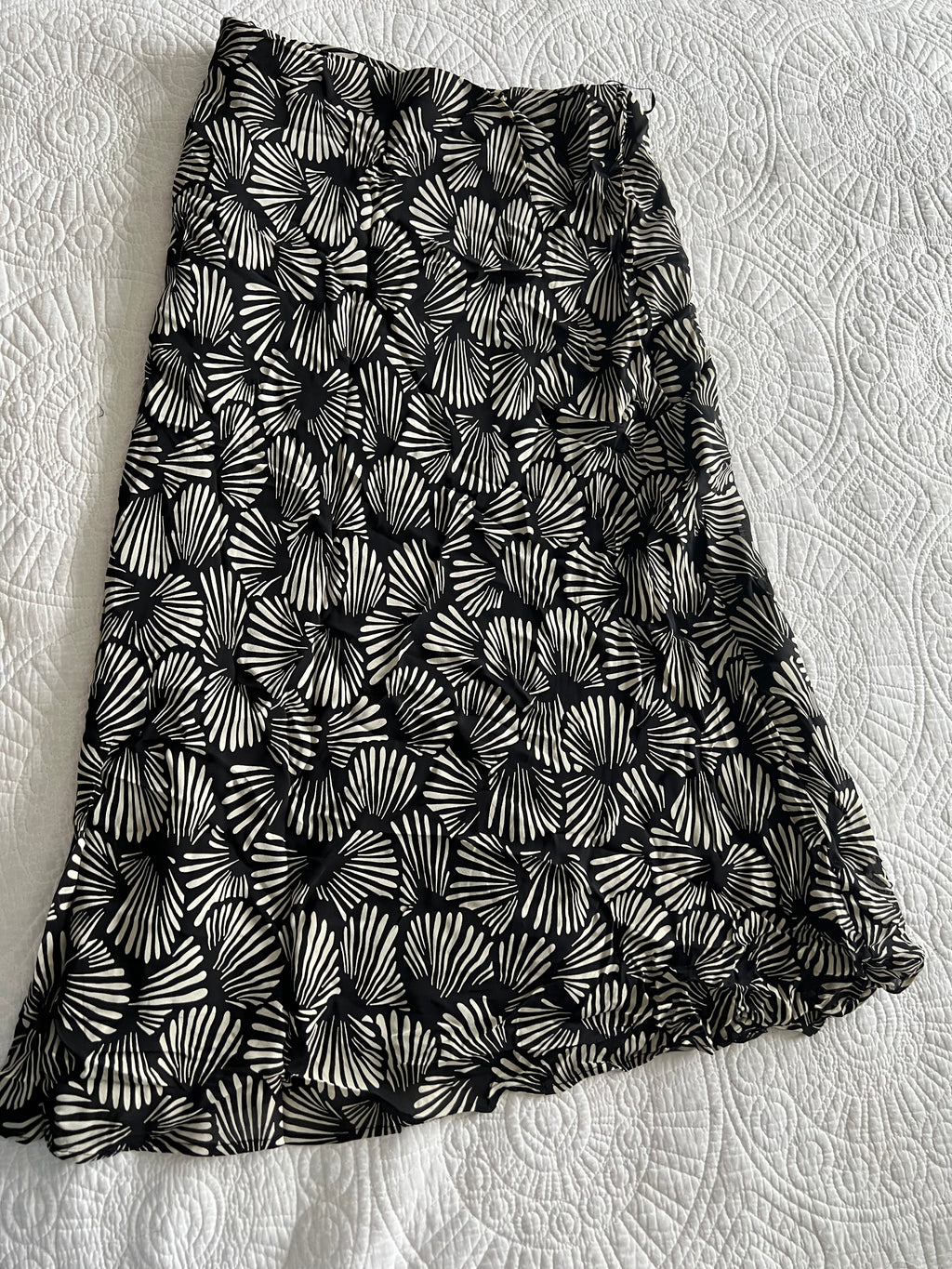 Black/white midi skirt