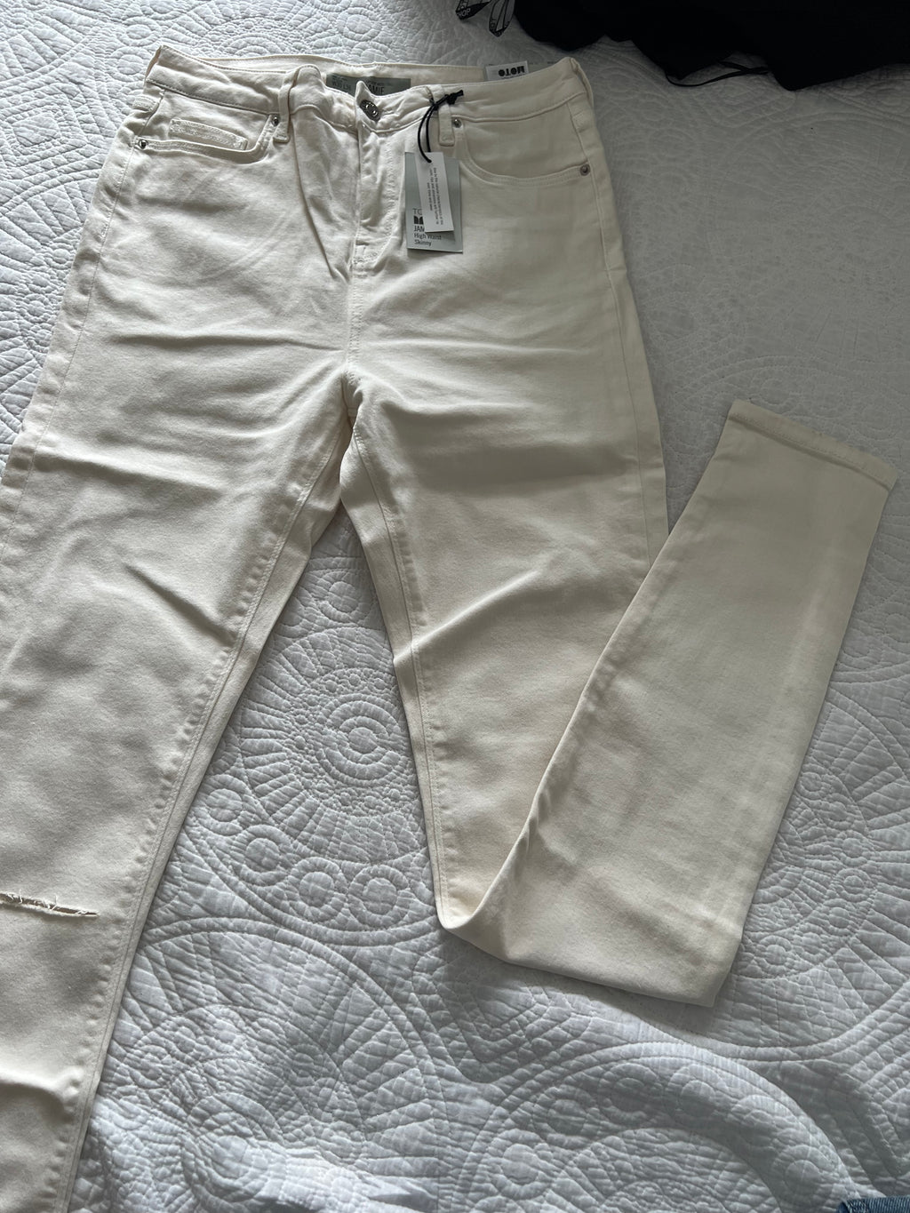 White high waisted jeans