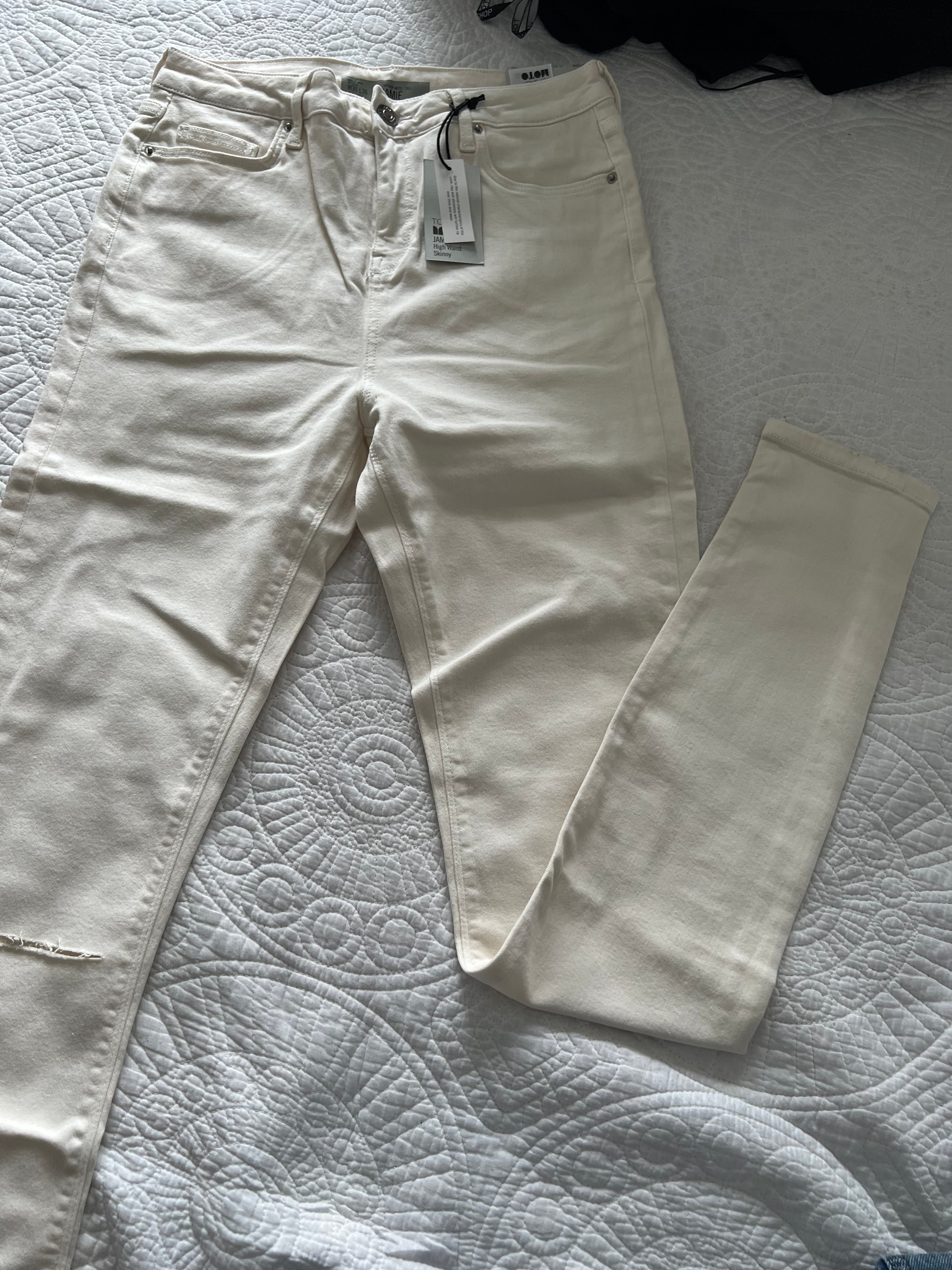 White high waisted jeans
