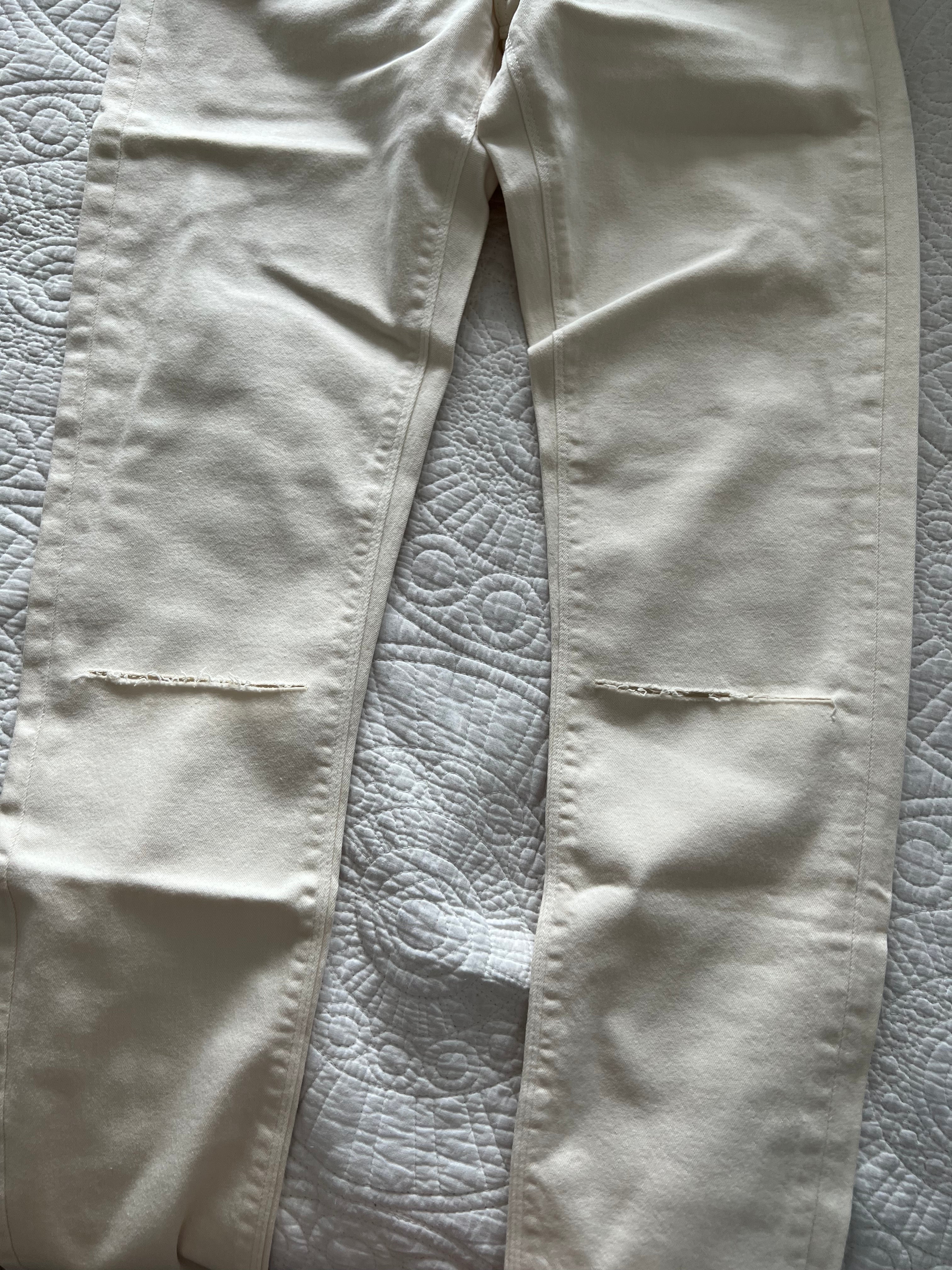 White high waisted jeans