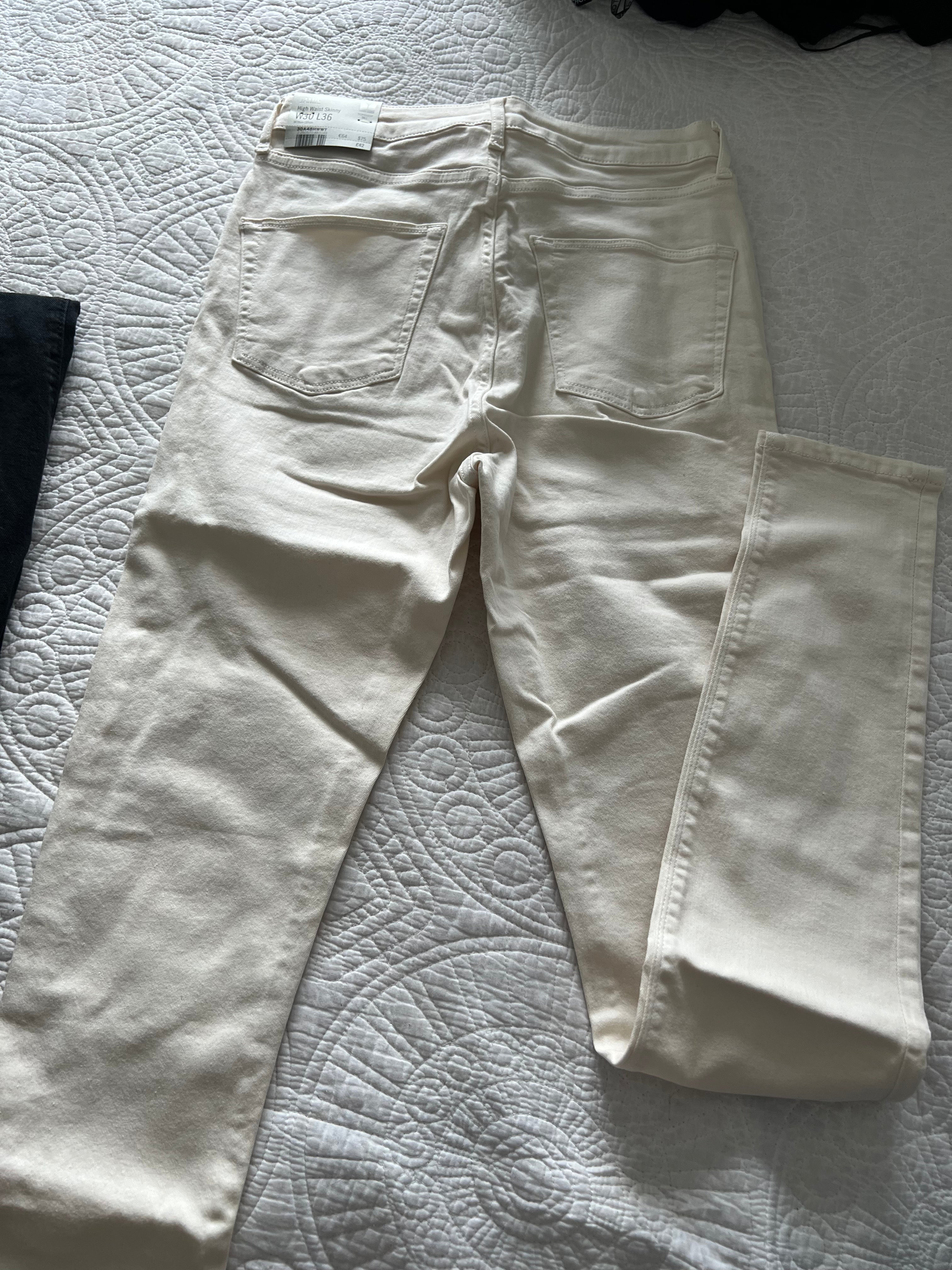 White high waisted jeans