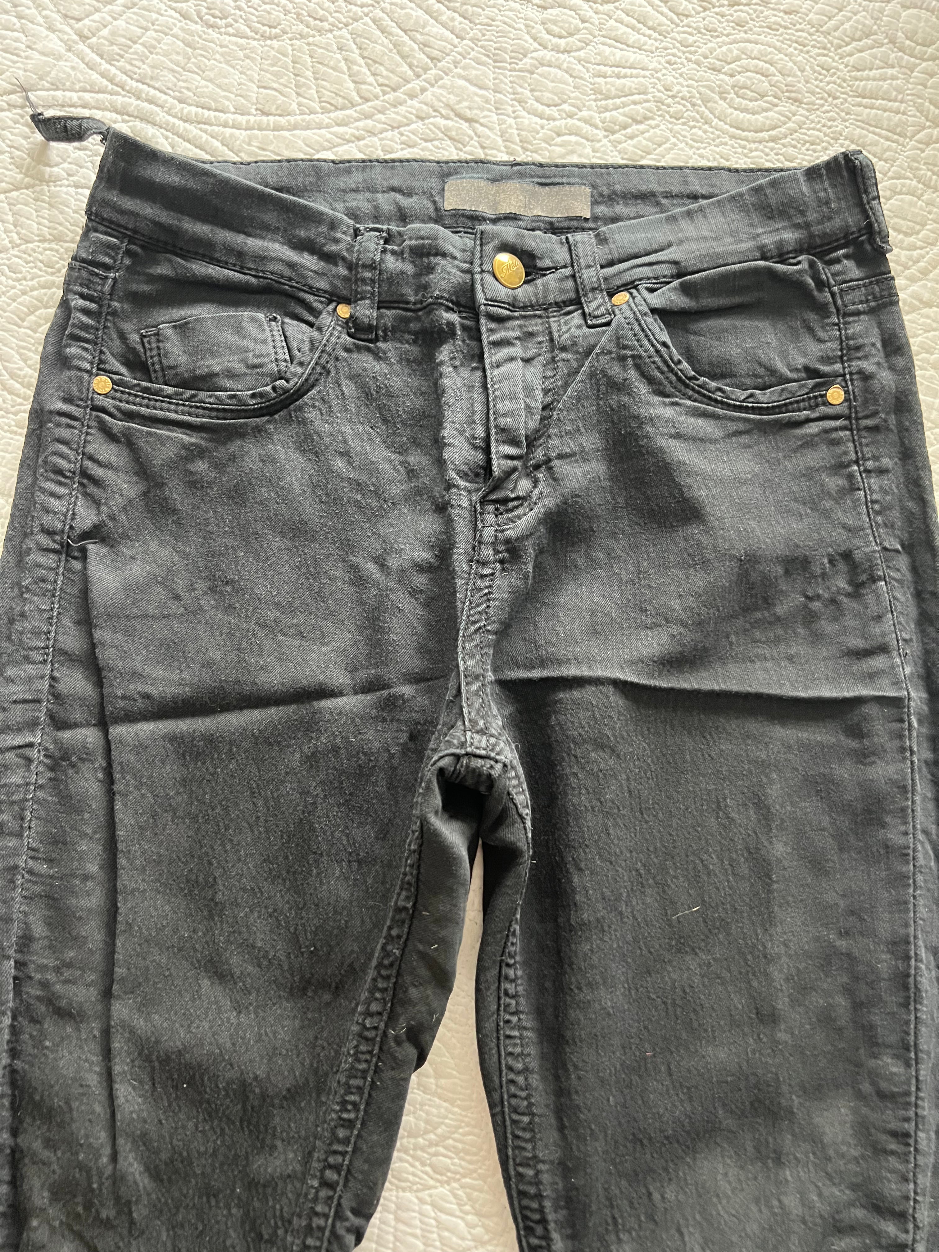 Black skinny jeans