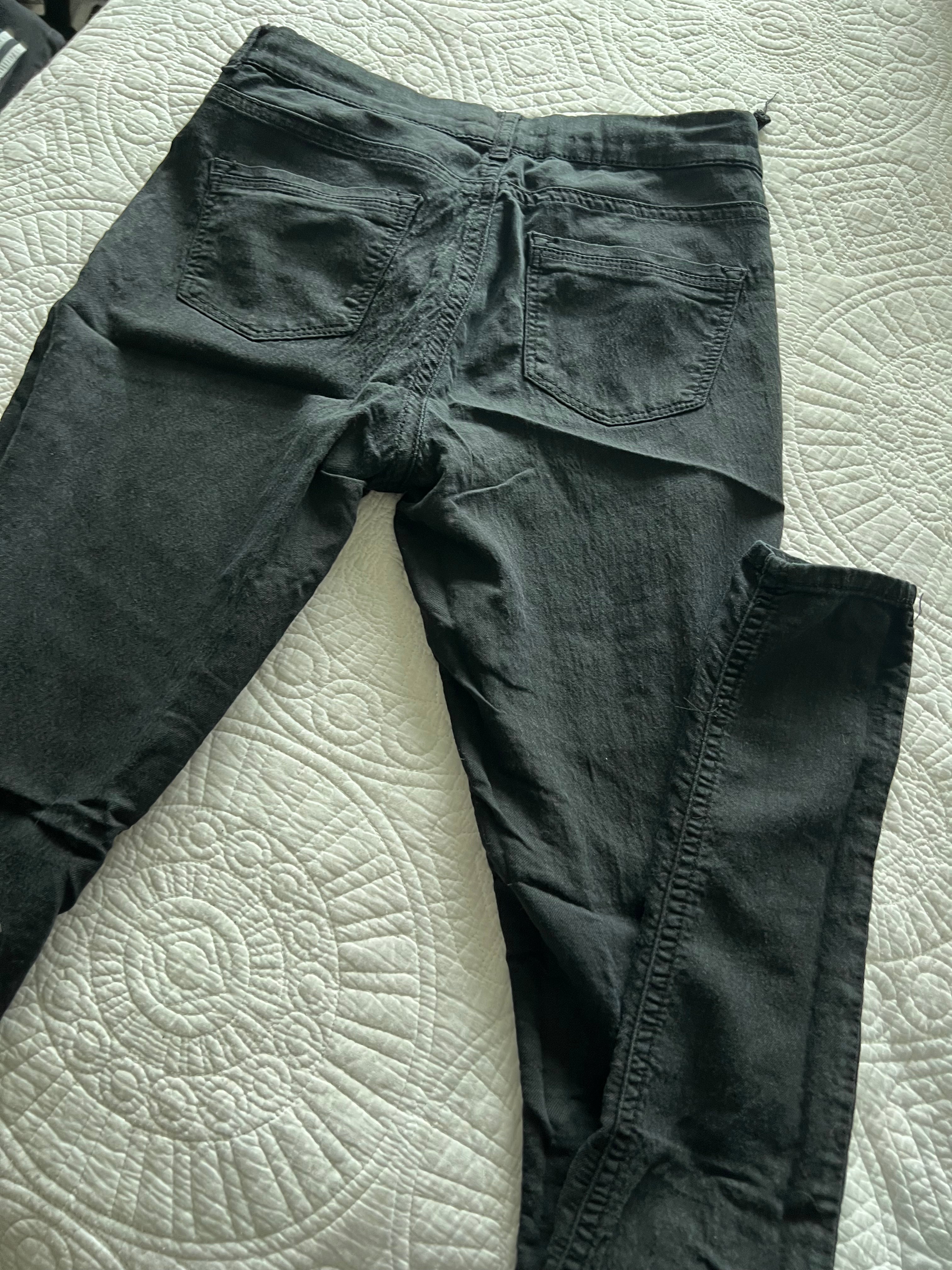 Black skinny jeans