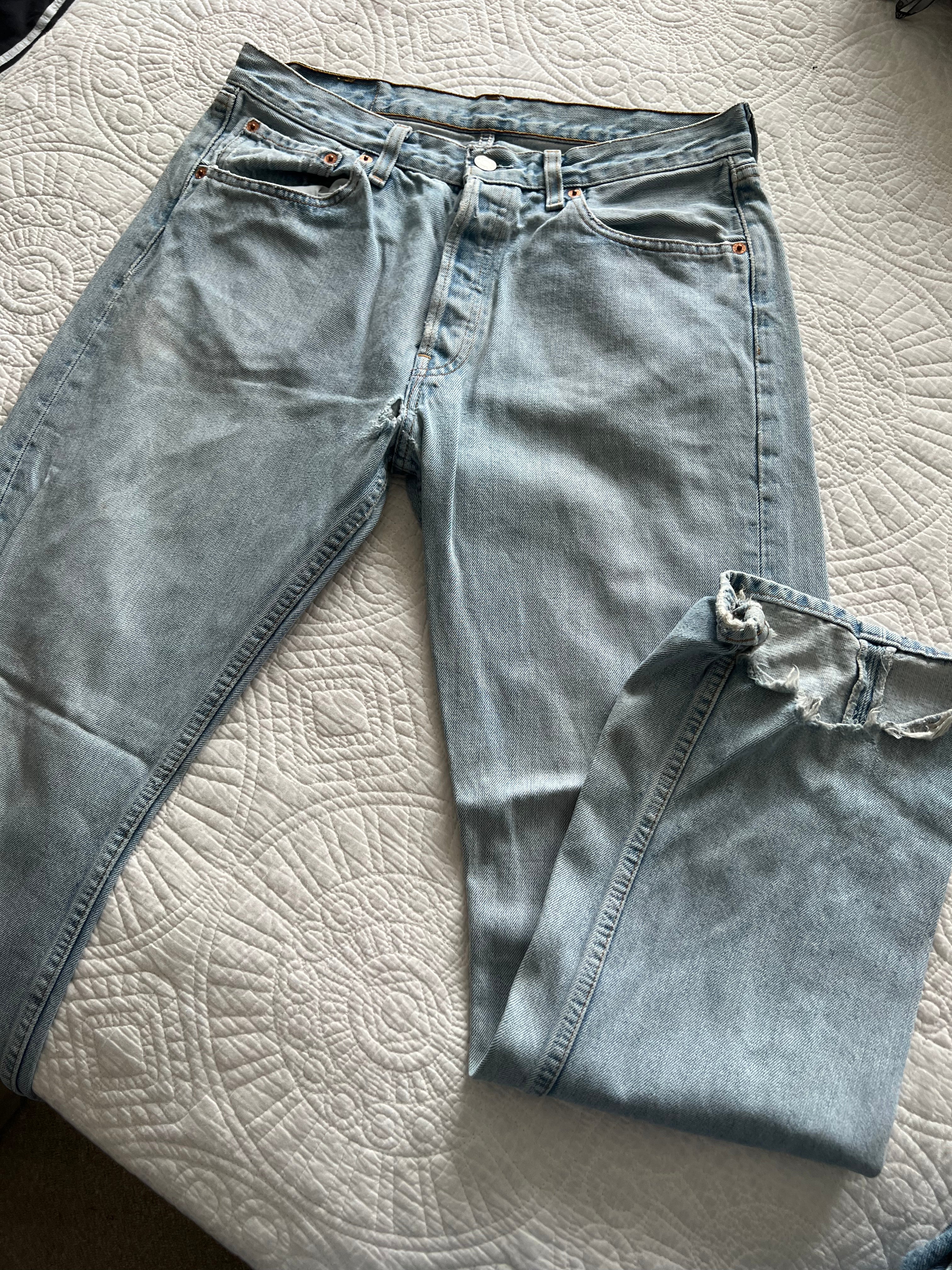 Levi's light blue jeans / Tall