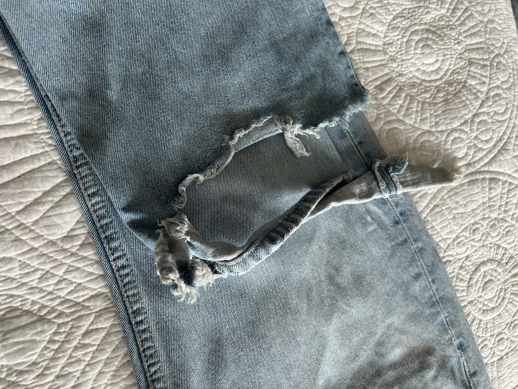 Levi's light blue jeans / Tall