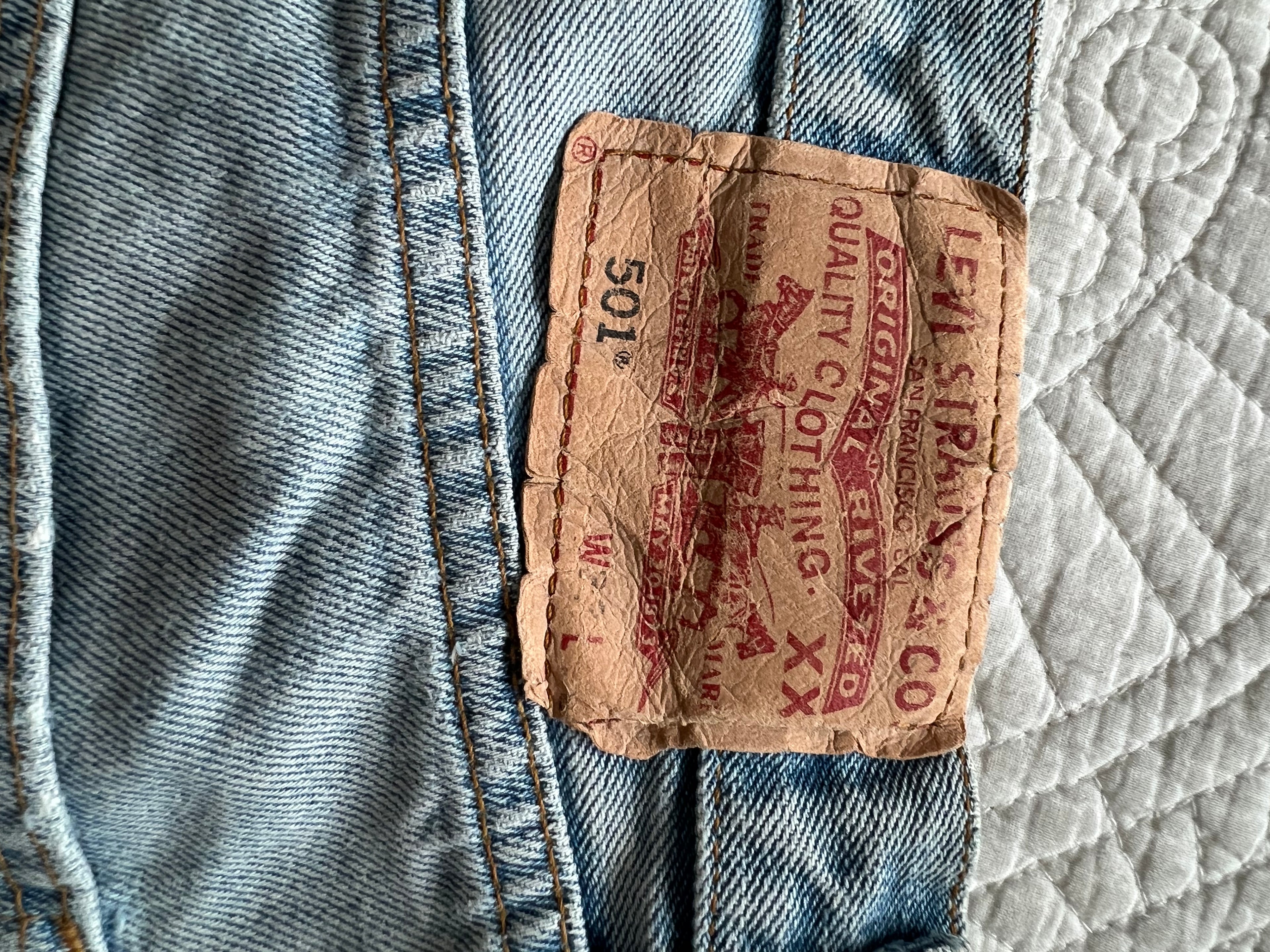 Levi's light blue jeans / Tall