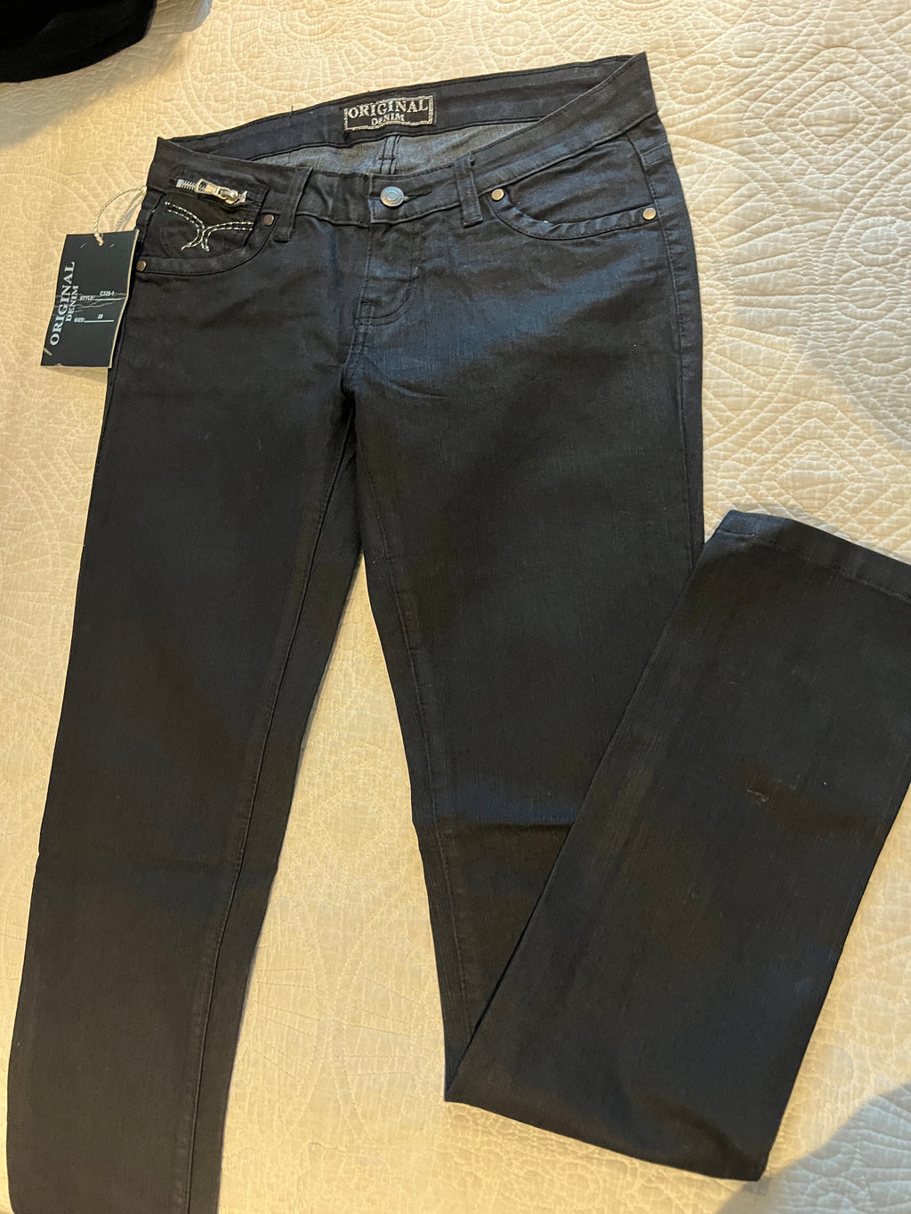 Low waisted black jeans