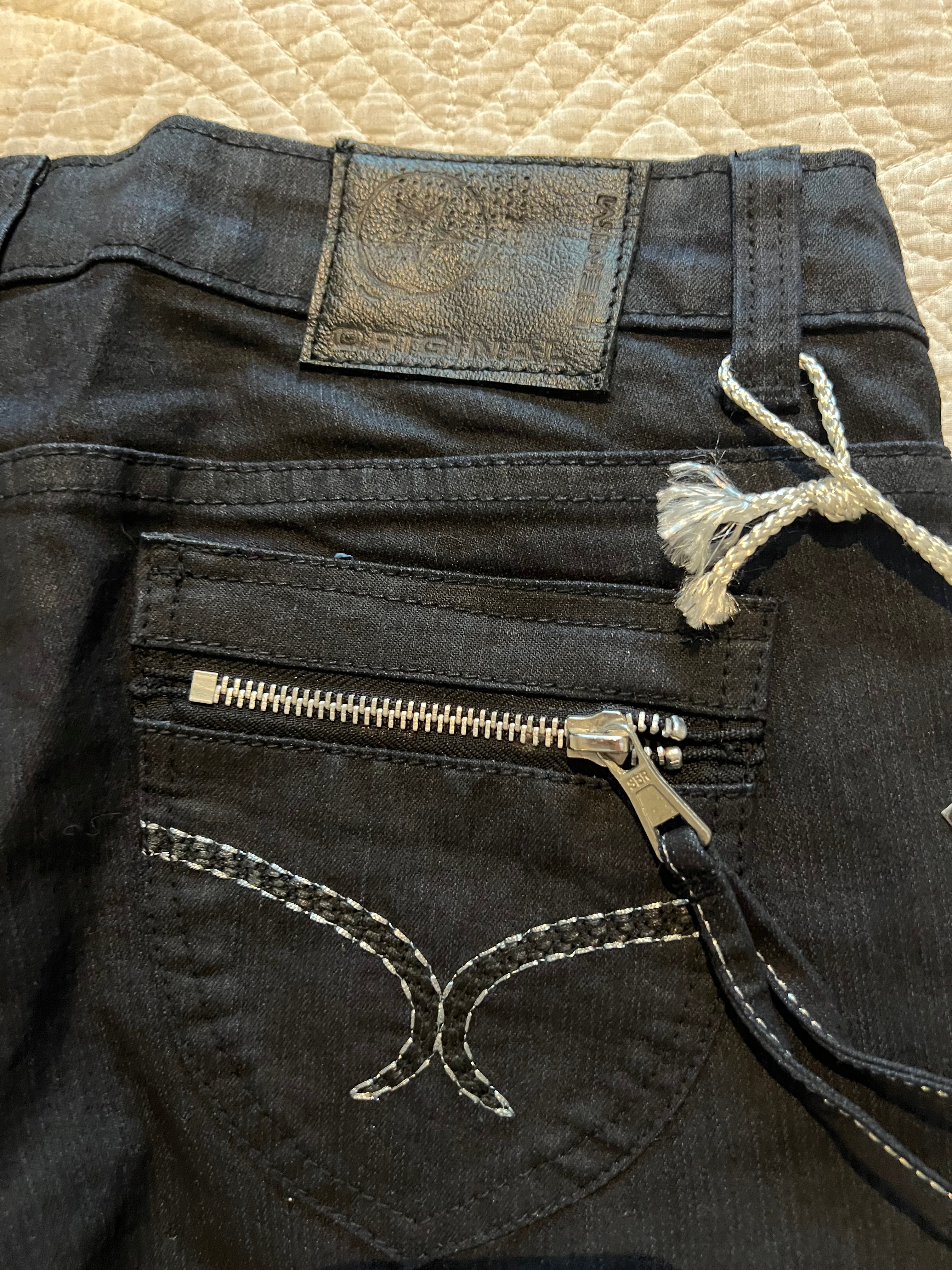Low waisted black jeans