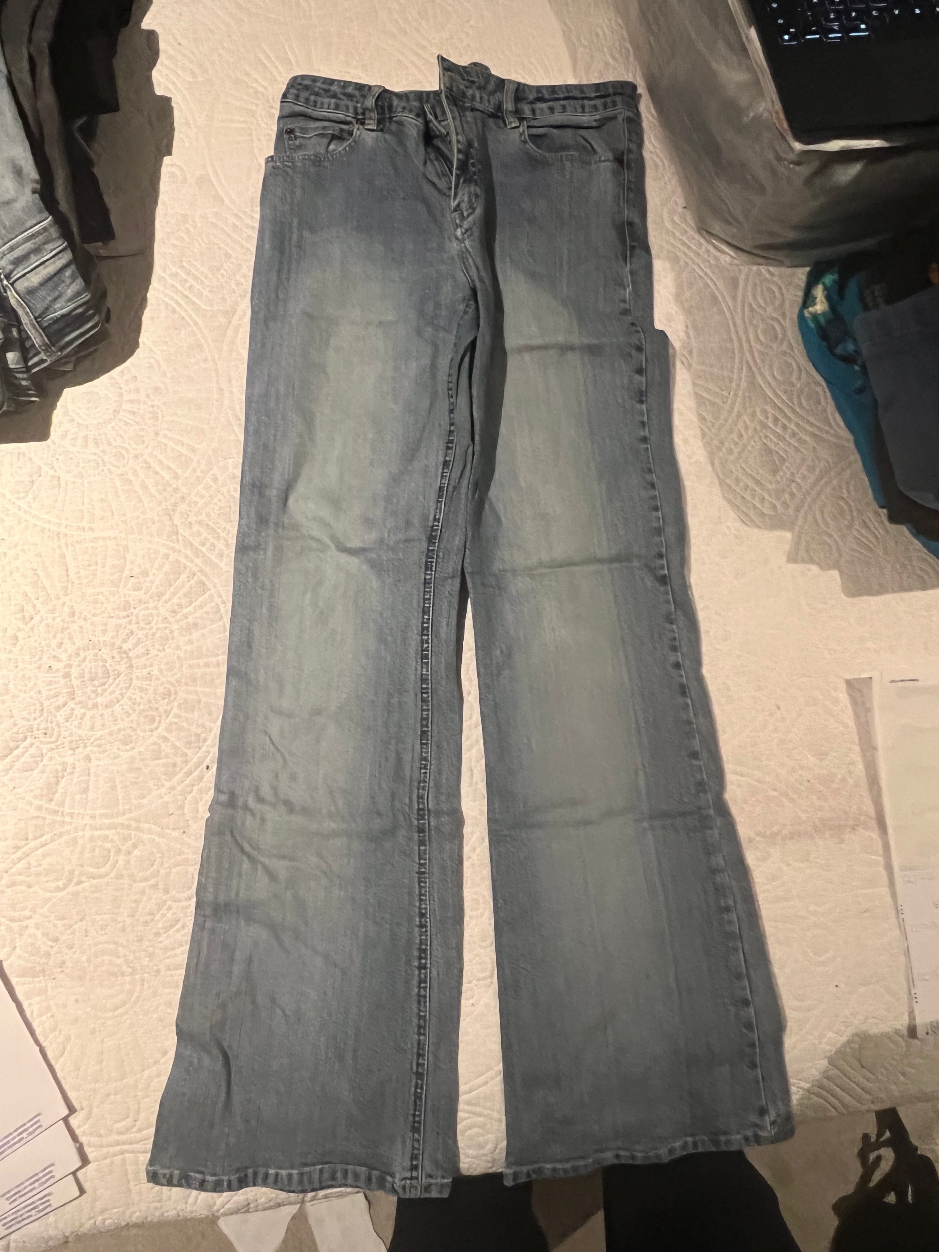 Light straight leg jeans