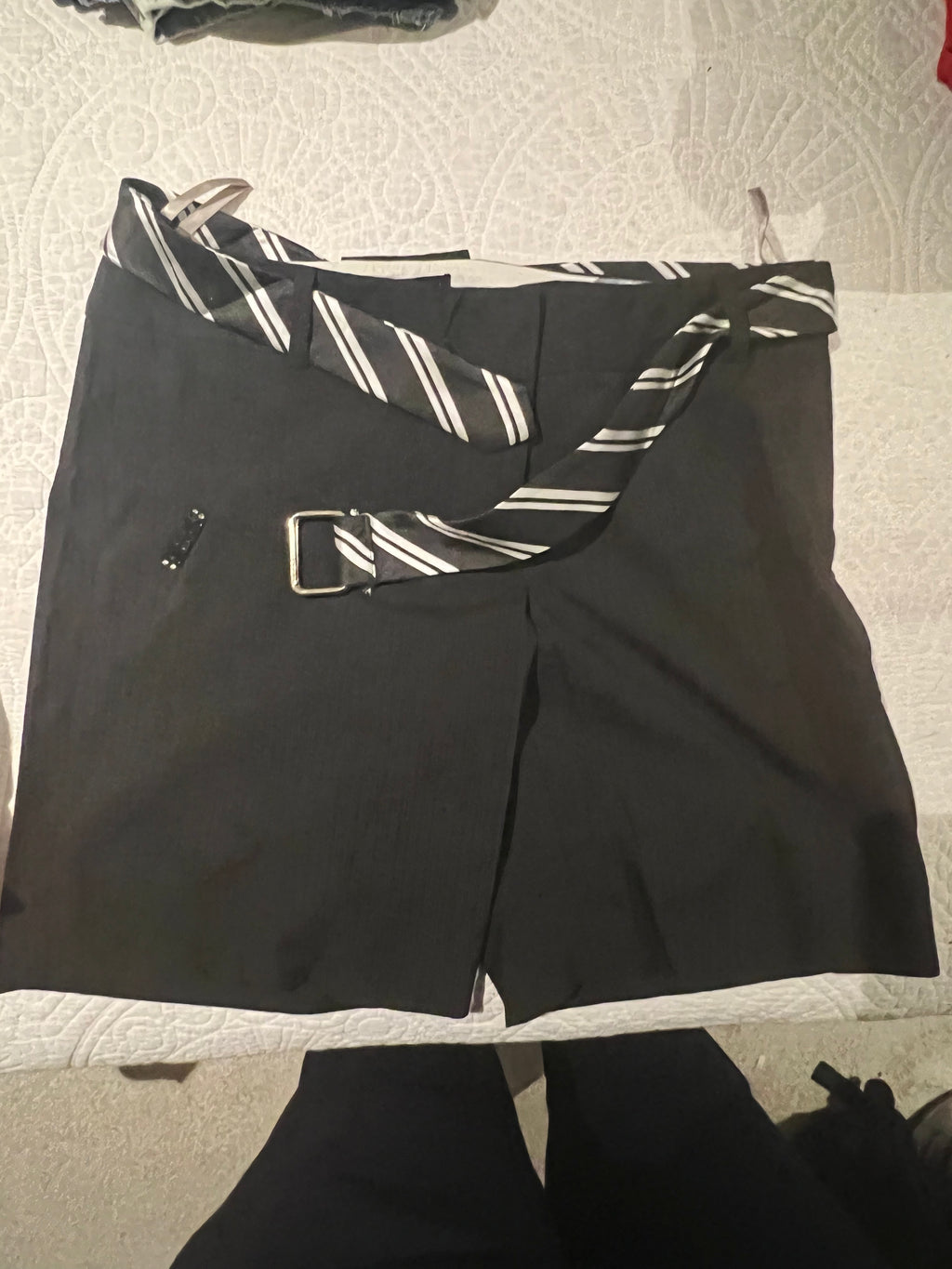 Black shorts with belt
