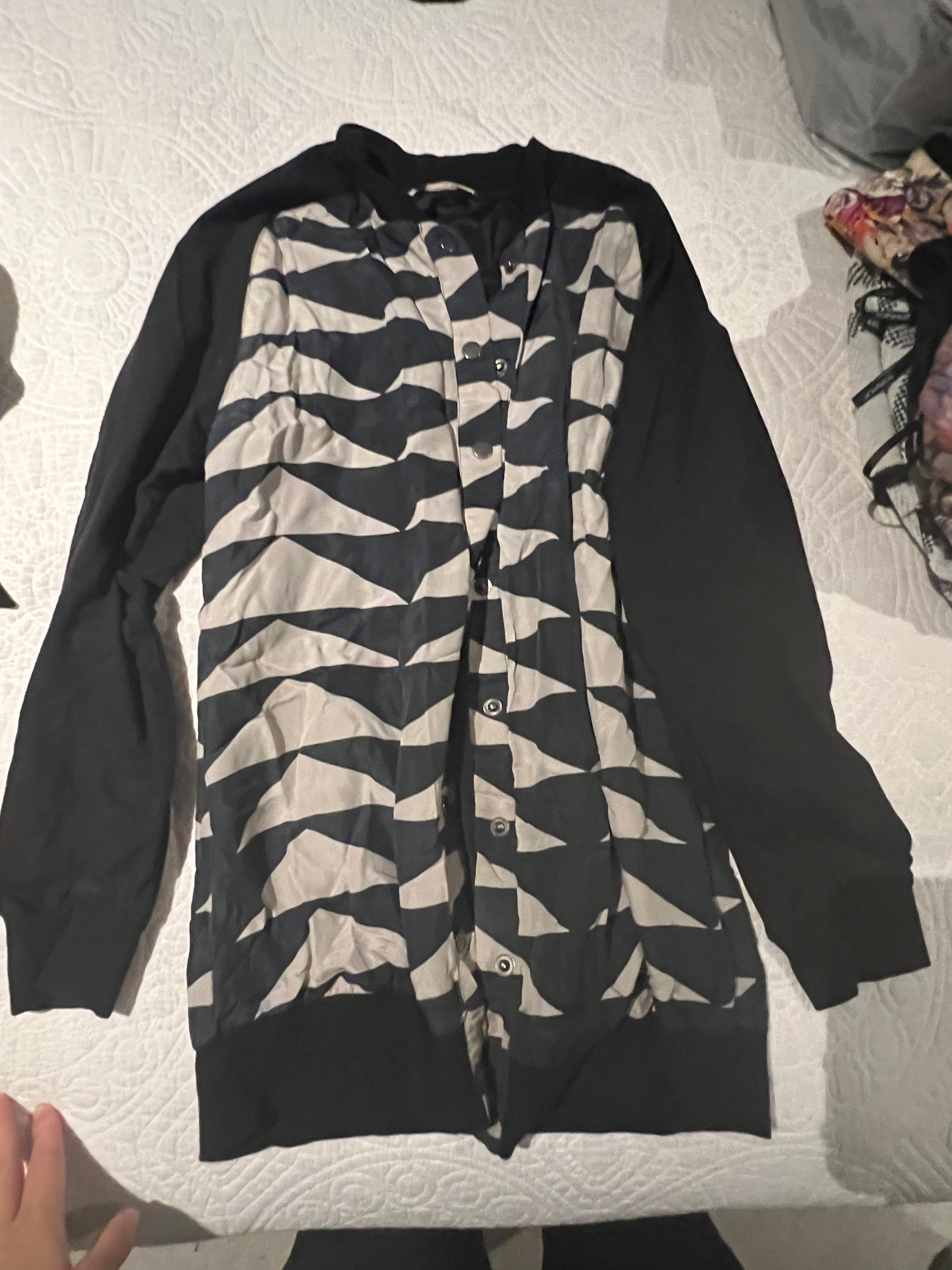 Black/white jumper