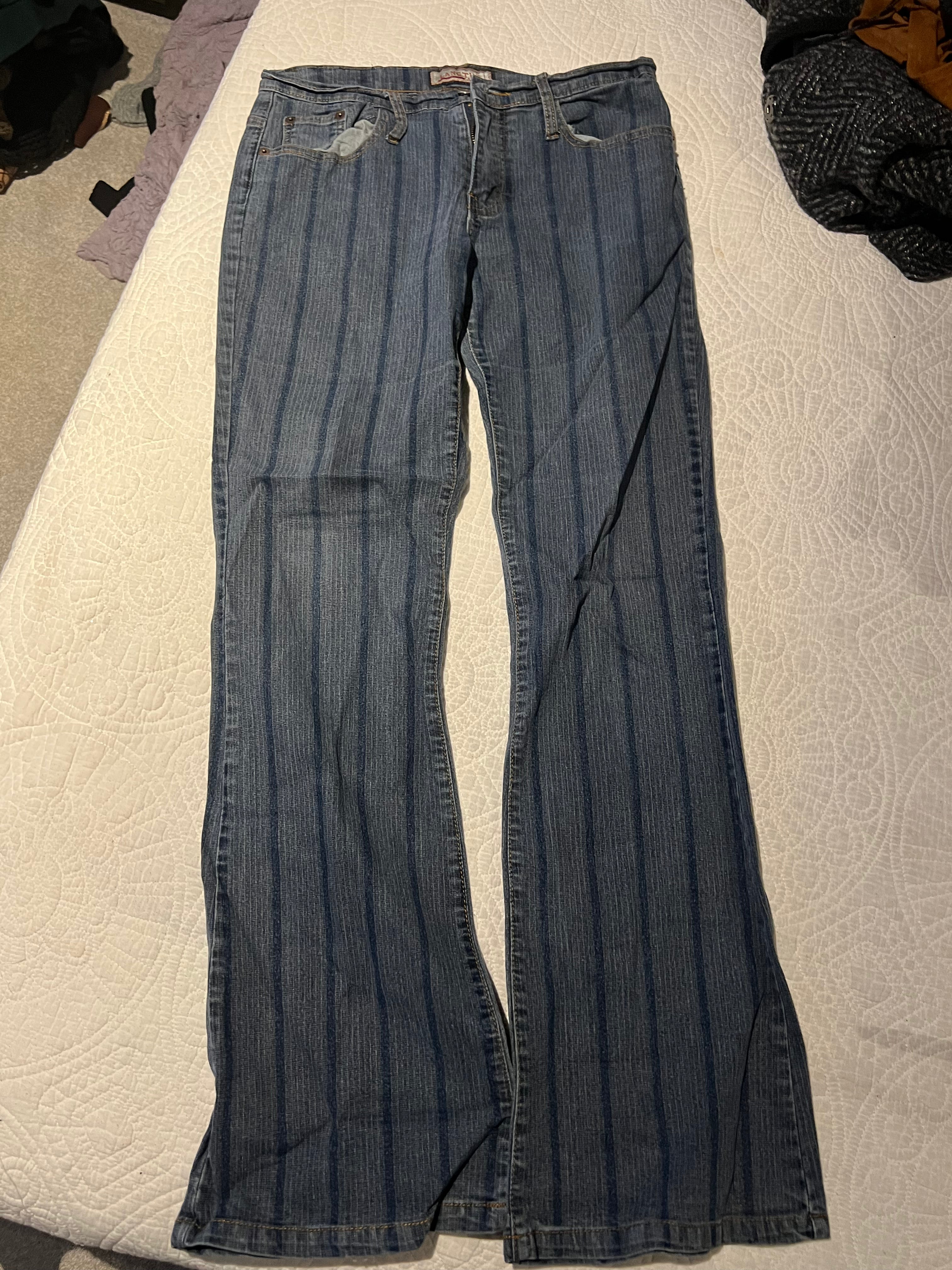 Stripped jeans