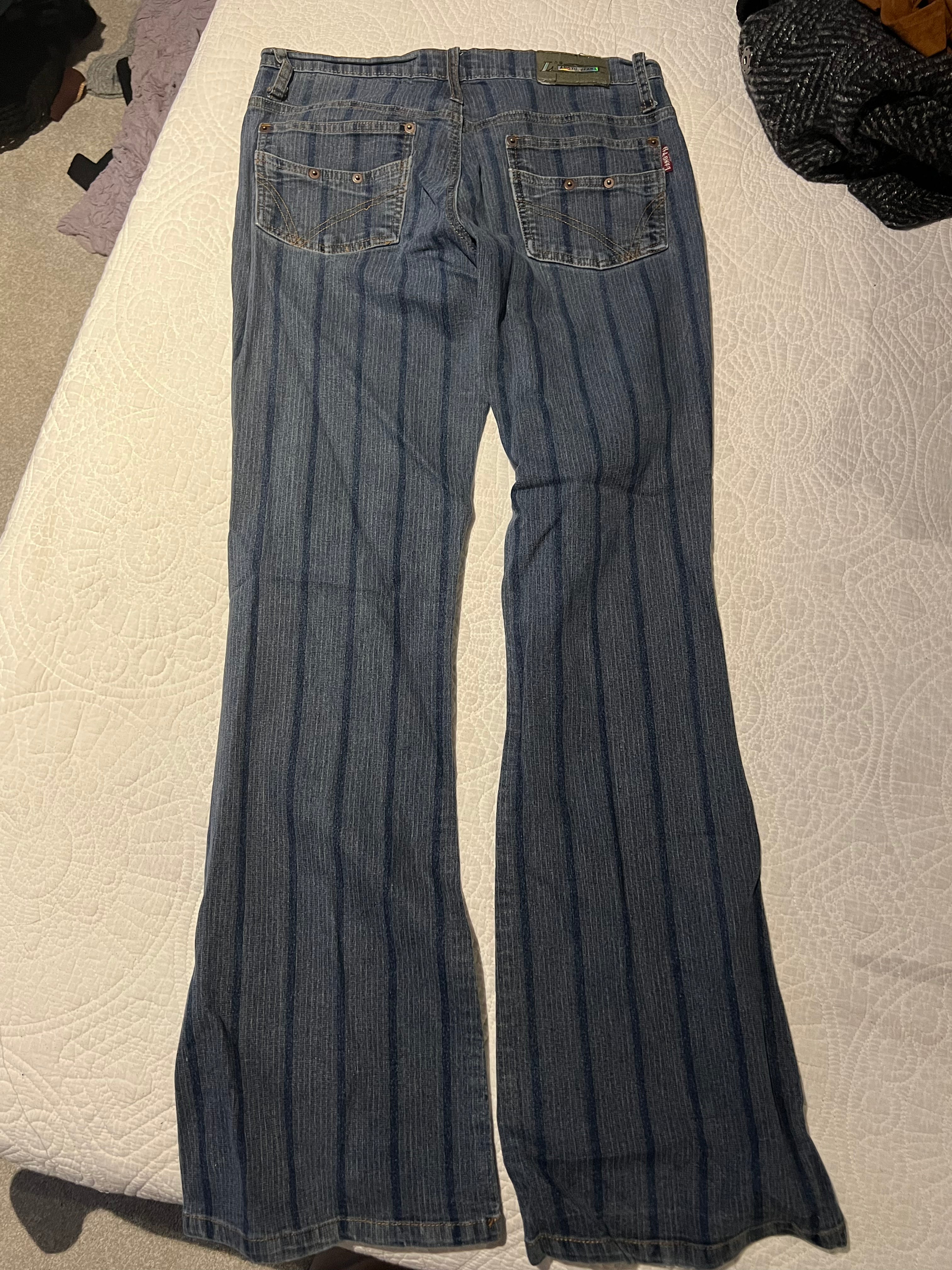 Stripped jeans