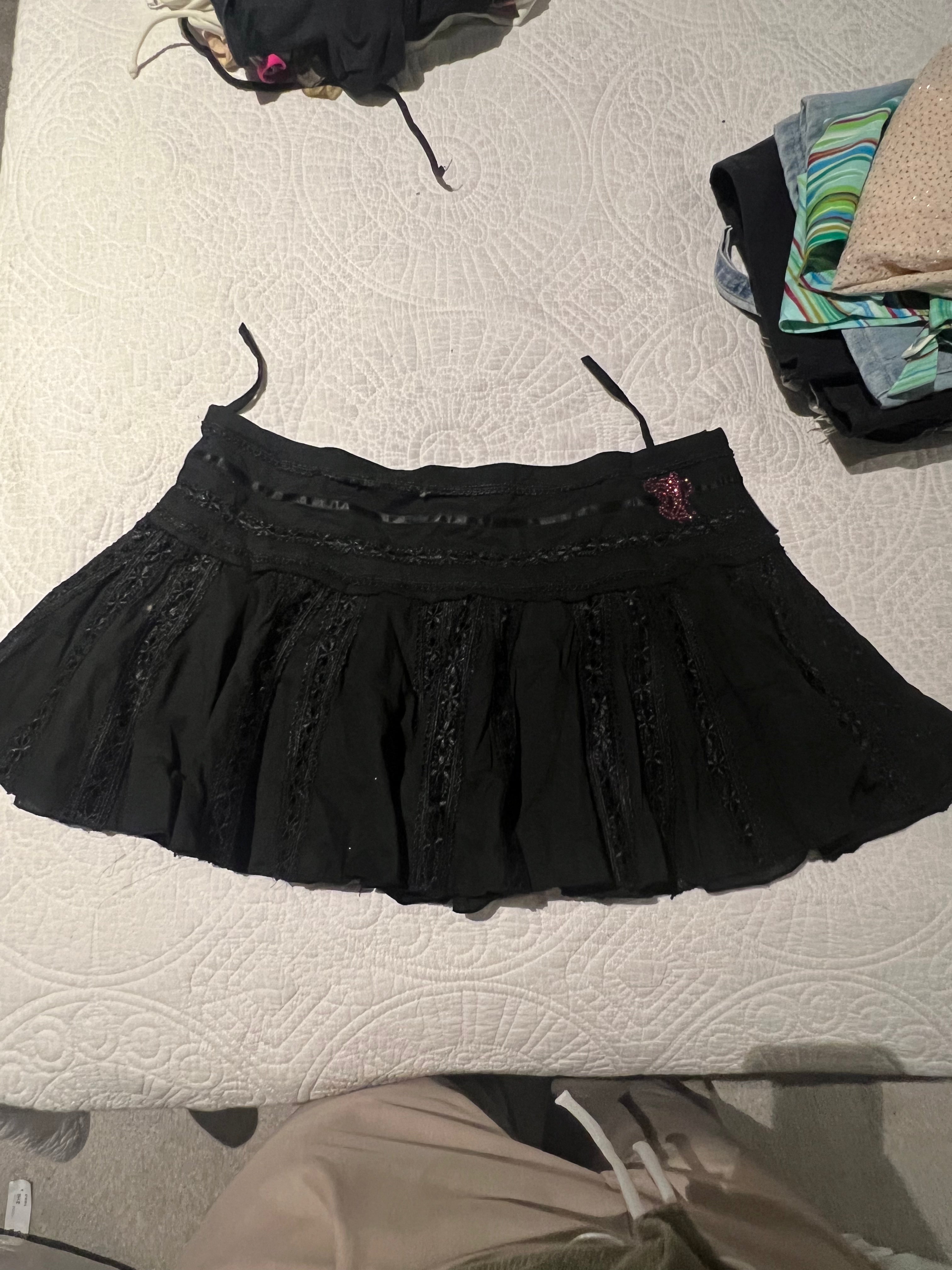 Black flowy mini skirt
