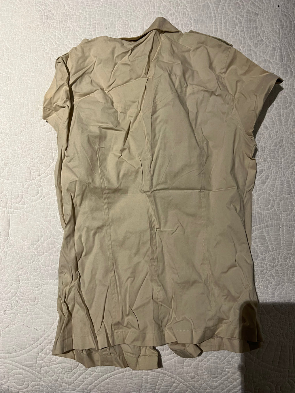 Nude sleeveless shirt