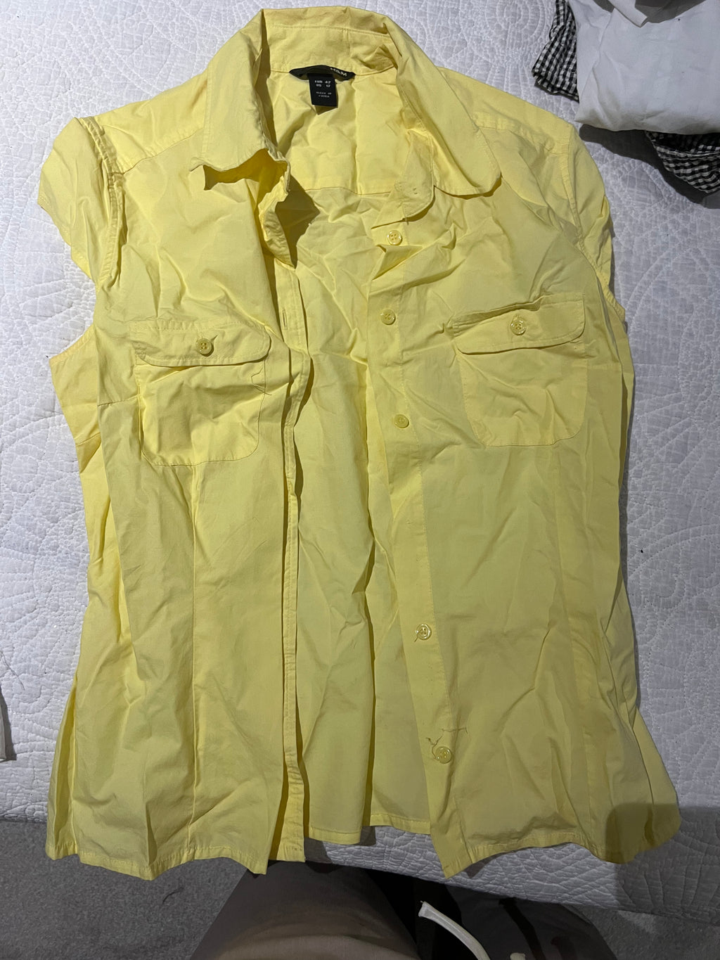 Yellow short sleeve top