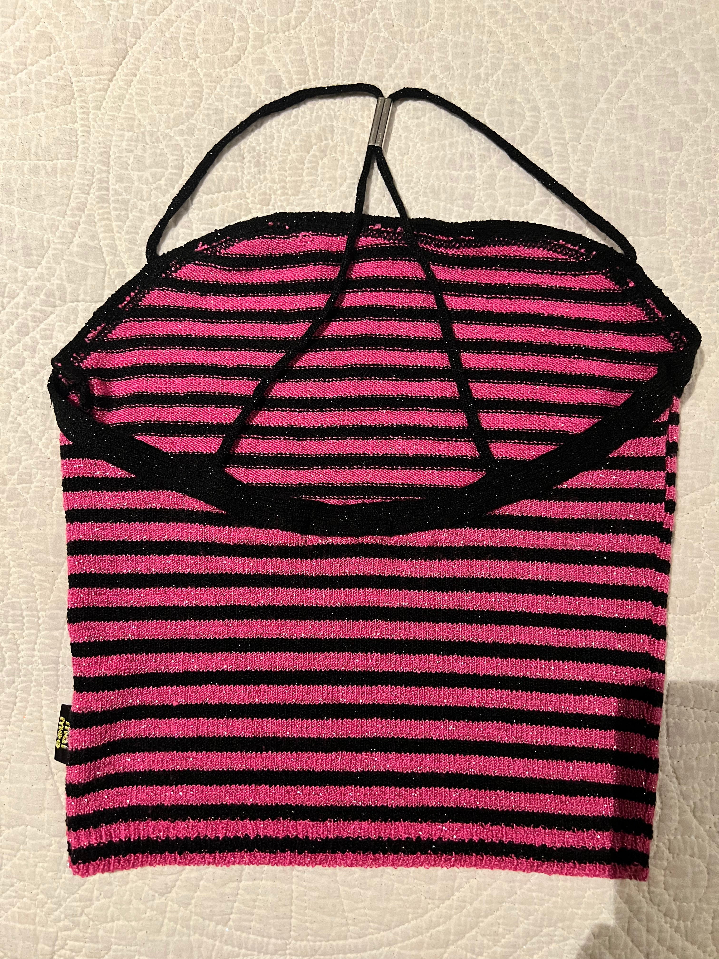 Pink/black crop top