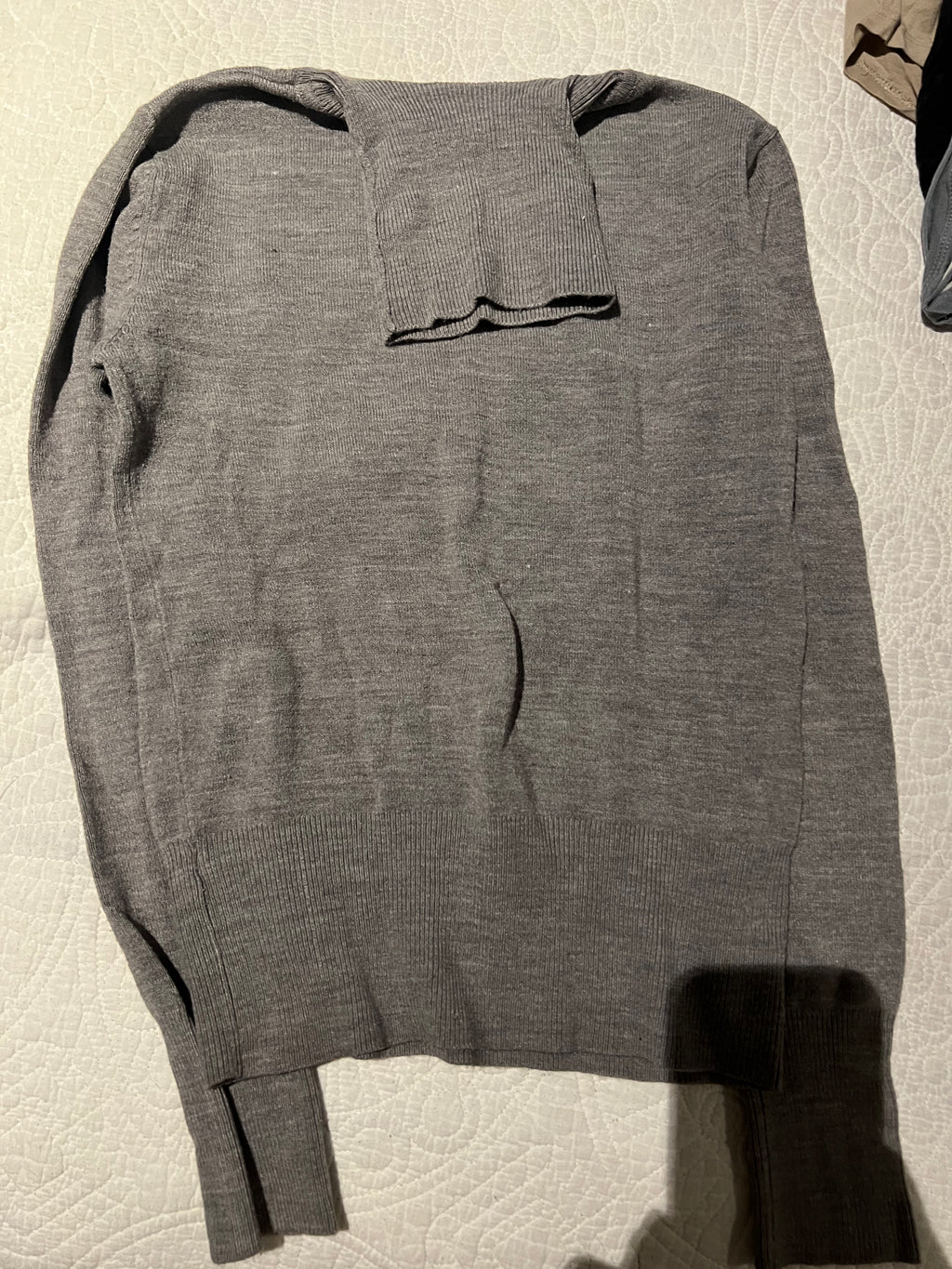 Grey long sleeve jumper