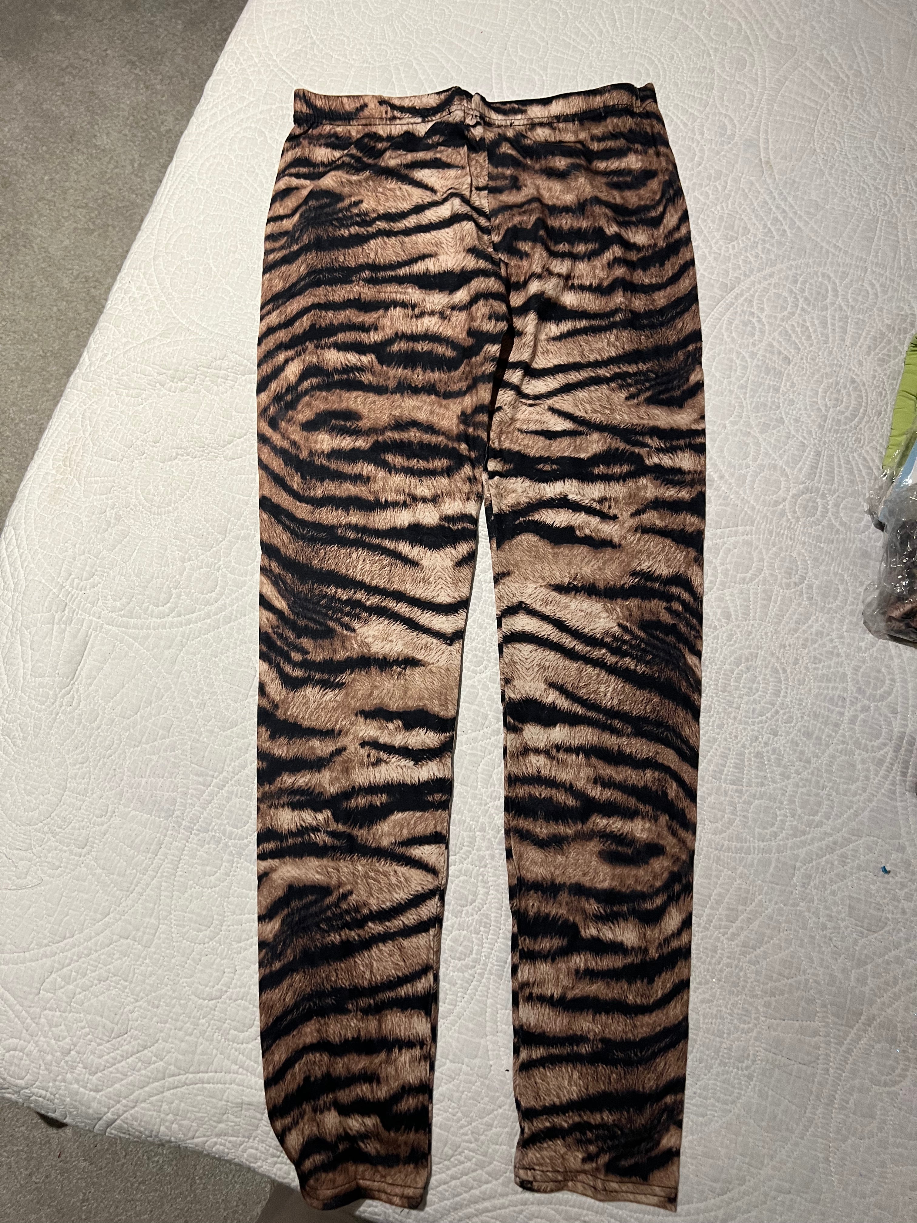 Animal print leggings