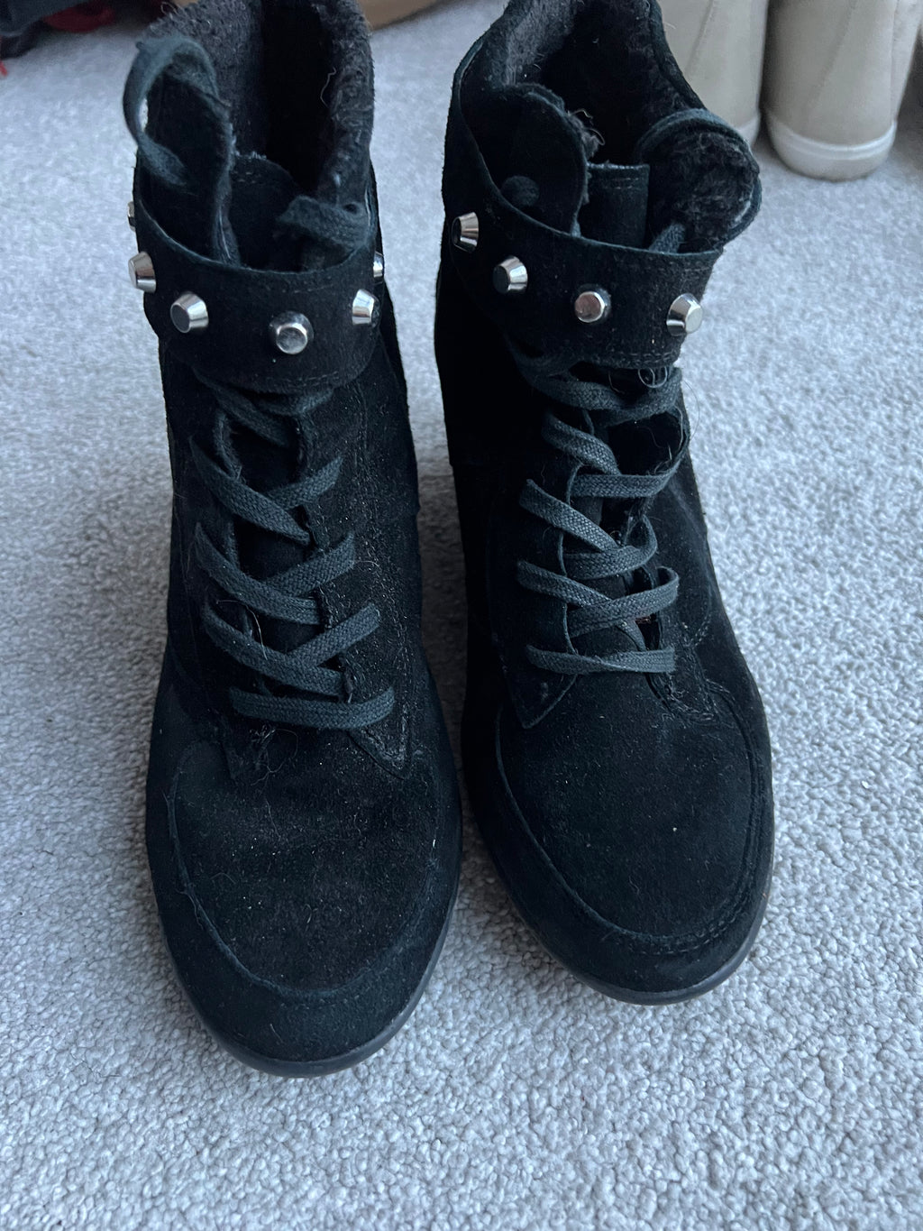 Black wedge sneakers