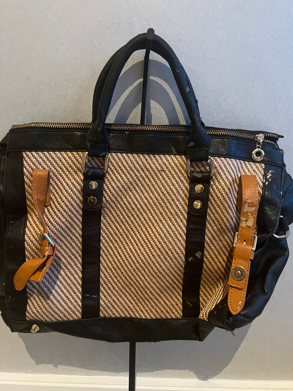 Black/brown bag