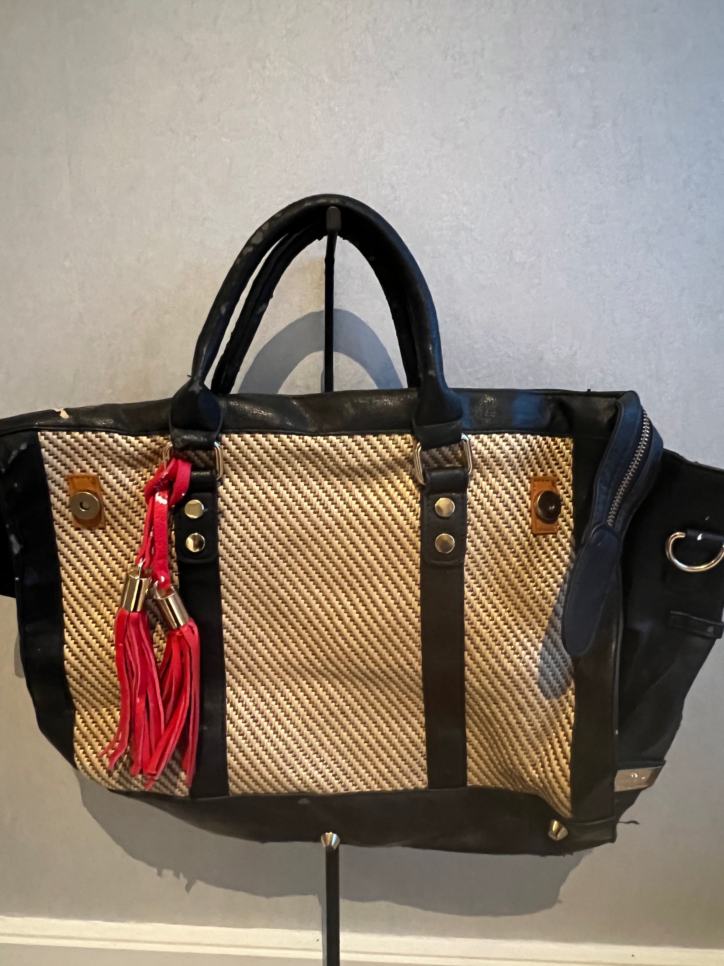 Black/brown bag