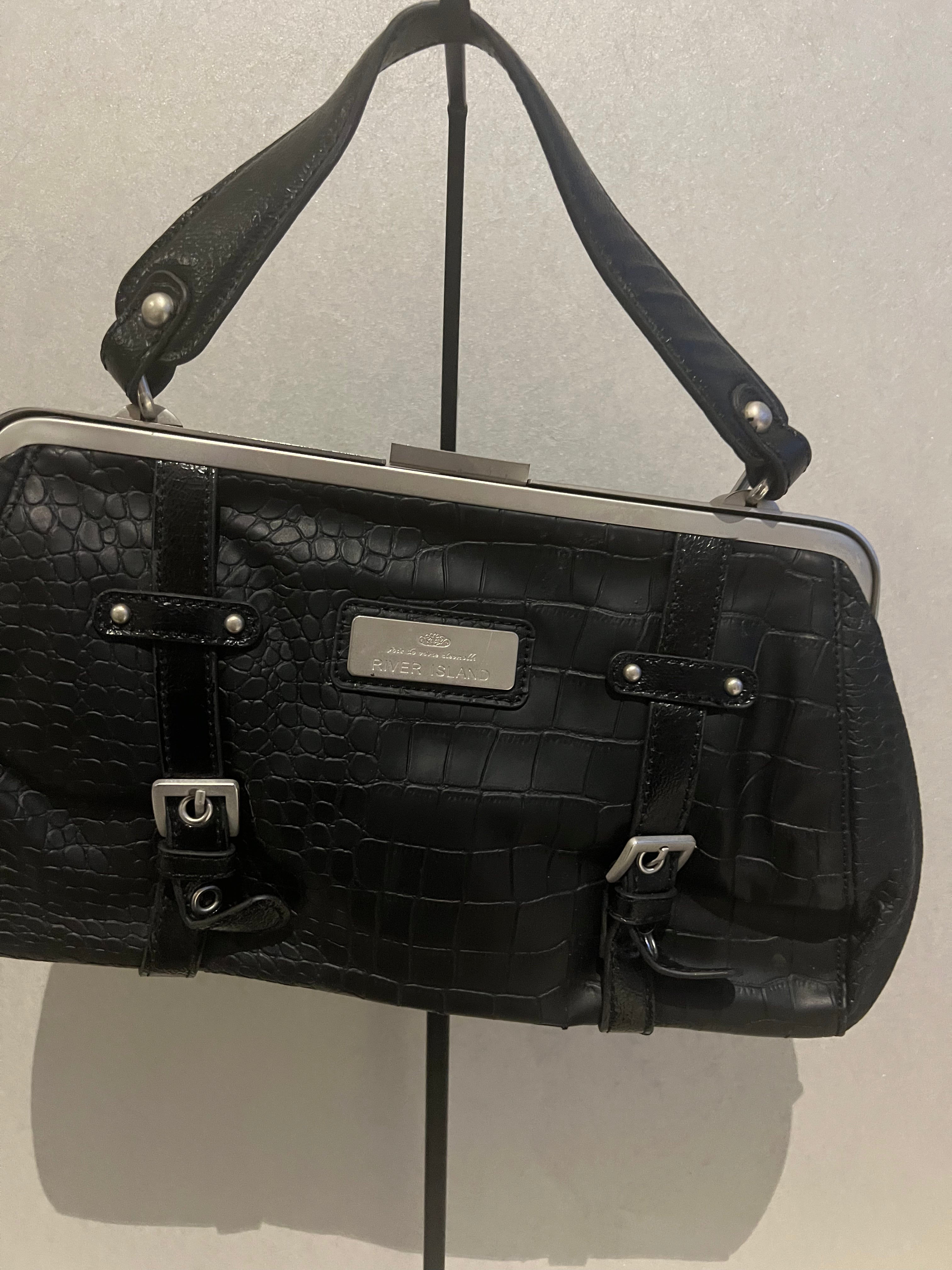 Black shoulder bag
