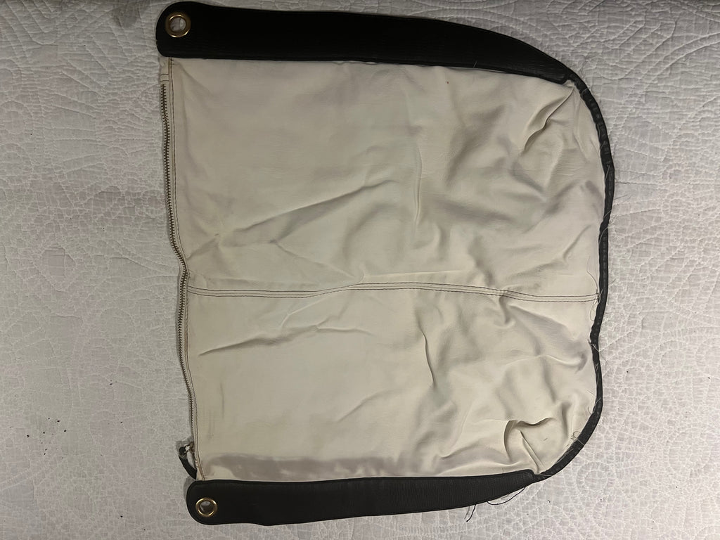 Black/white hang bag