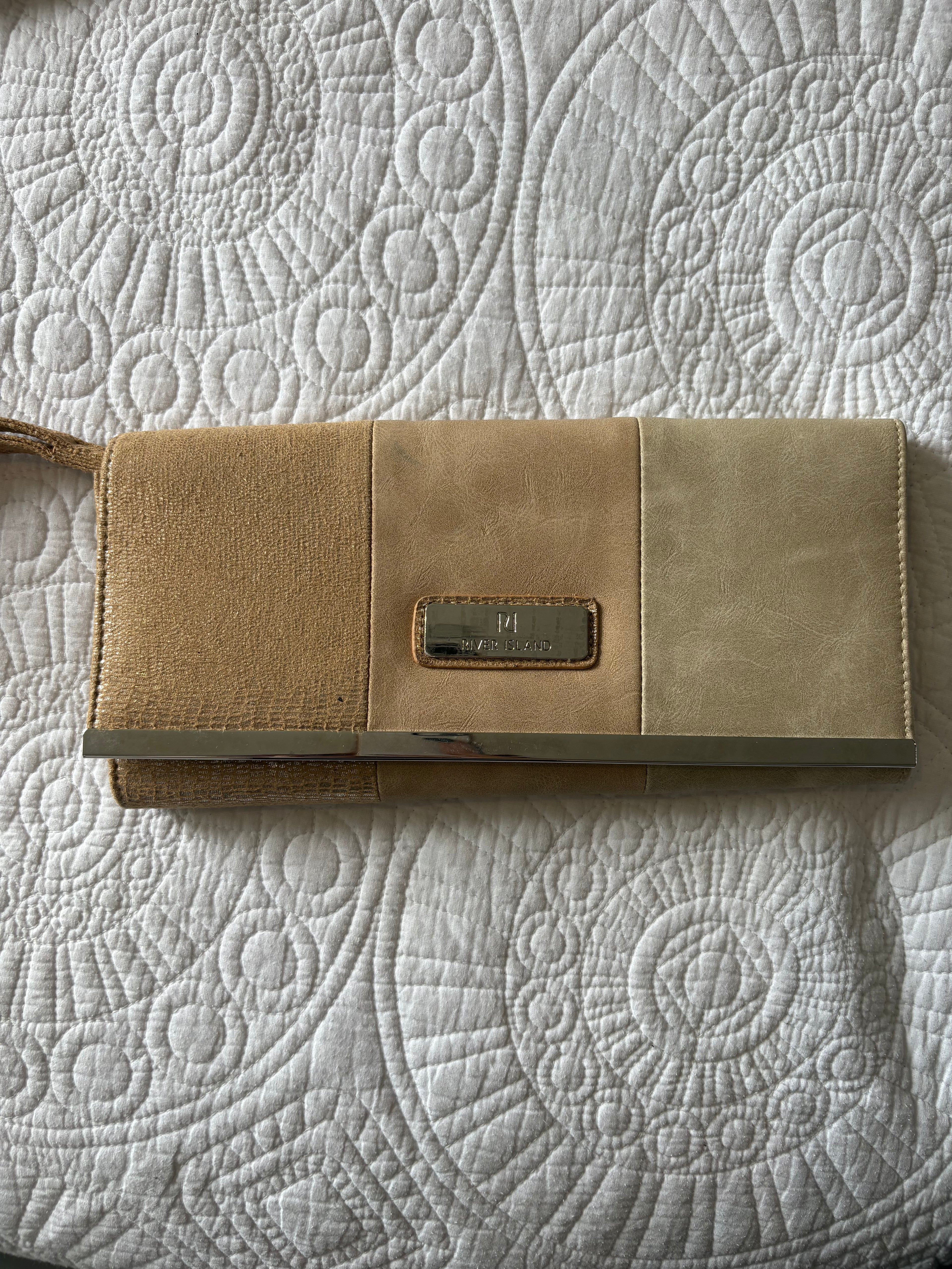 Beige / Gold detail clutch bag with strap