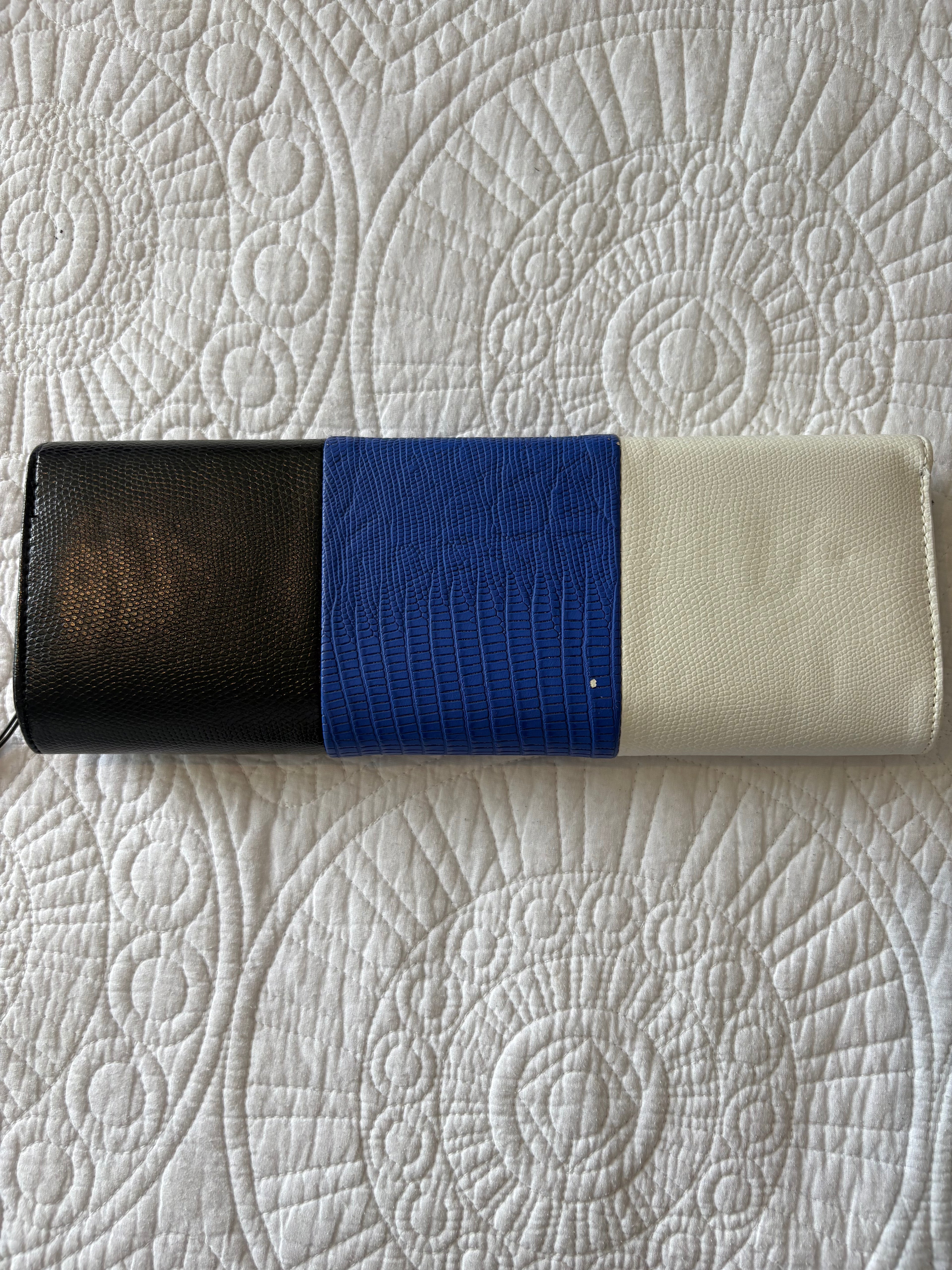 Trio colour clutch bag / Snake style texture