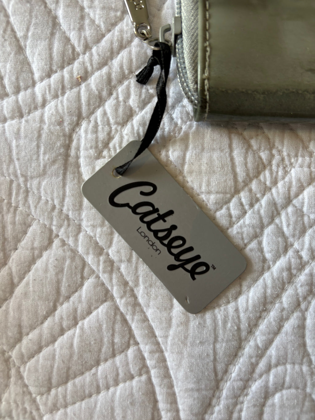 Chihuahua image / zip wallet