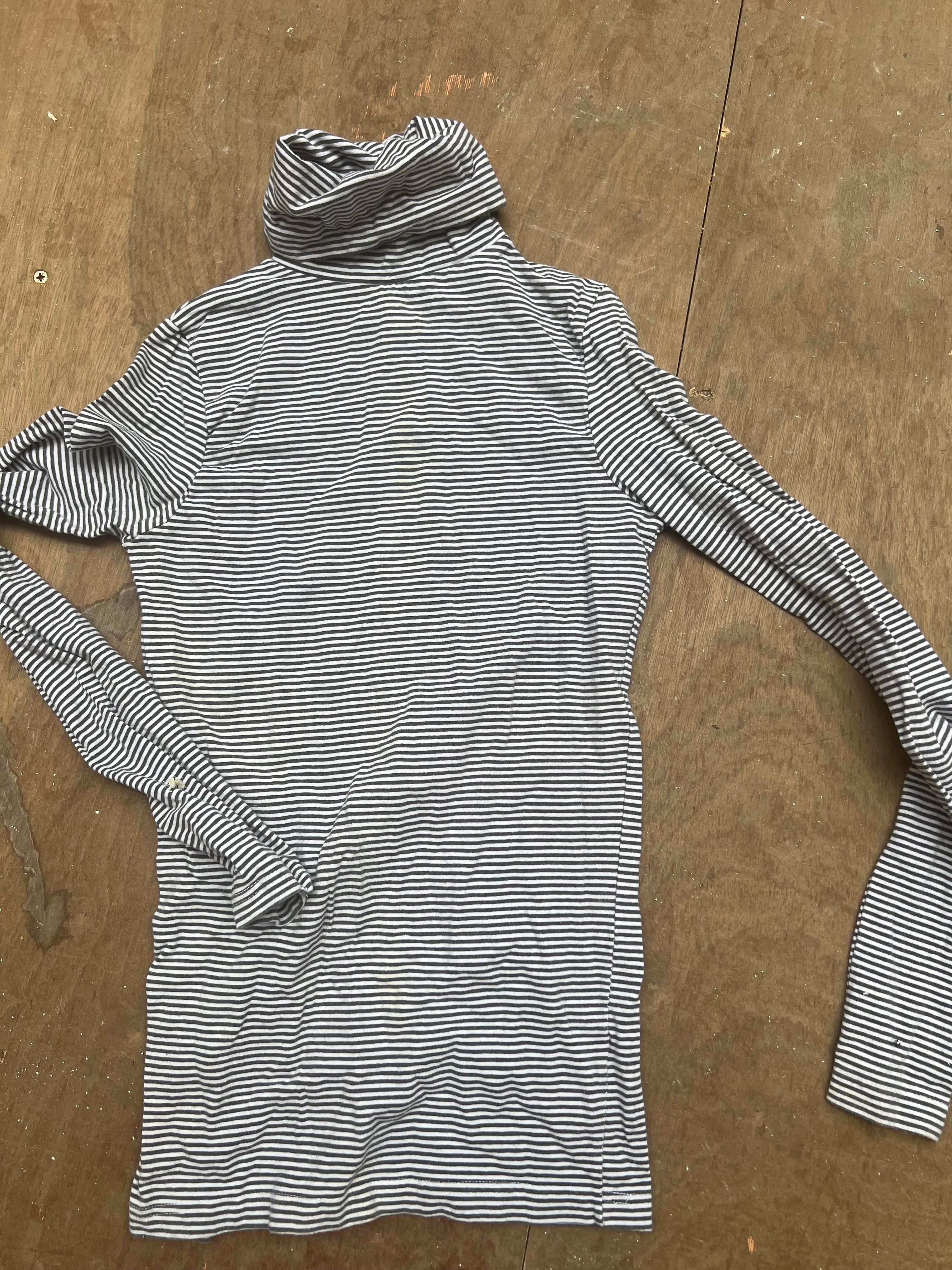 Black & white stripped turtle neck long sleeve top