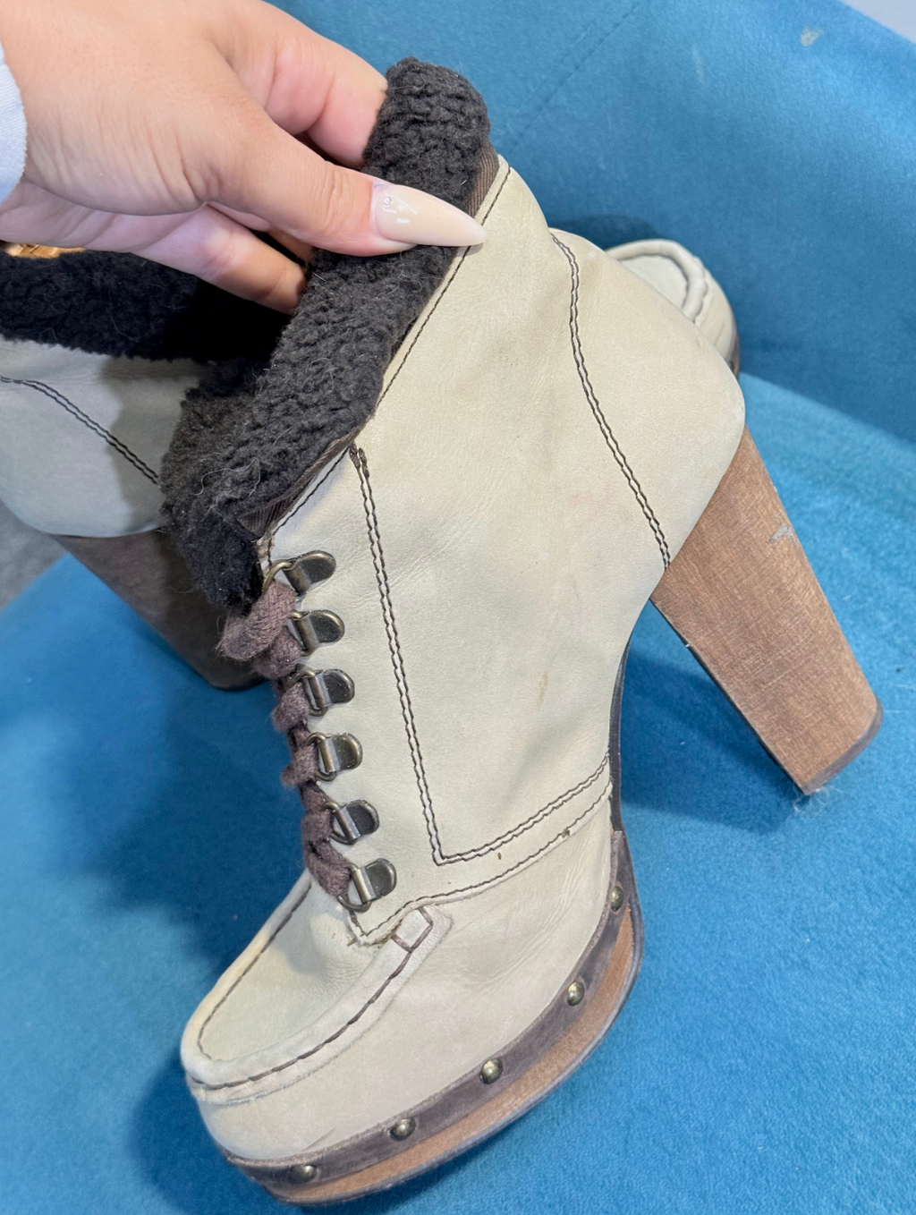 White/cream ankle heel boots with fur
